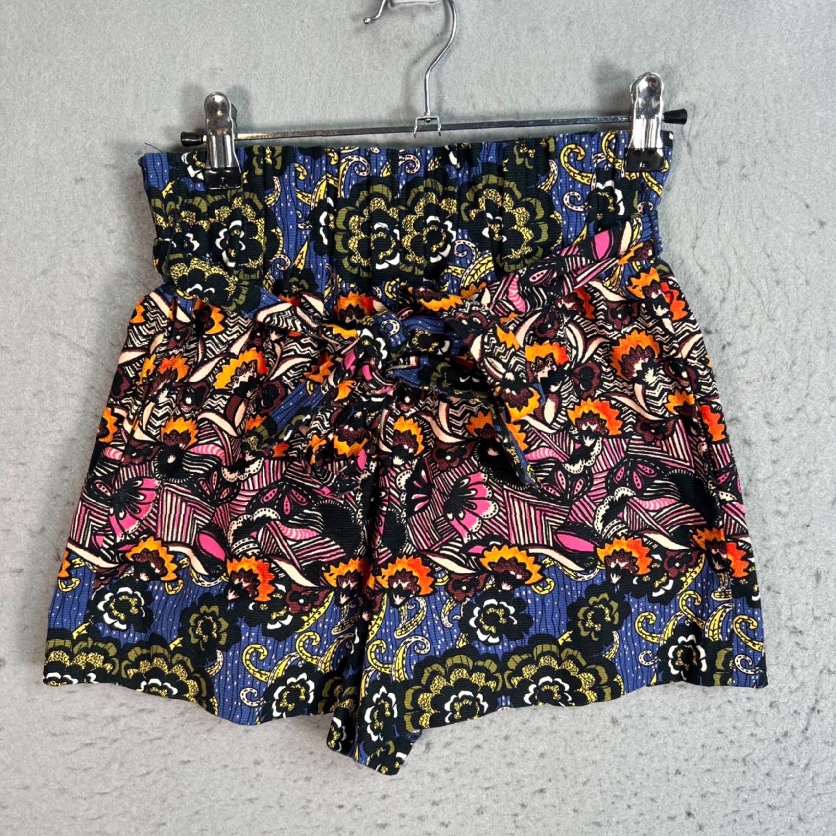 Zara Zara Trafaluc Womens Size Small Floral High-Waisted Tie-Front Bermuda Shorts Size 28" / US 6 / IT 42 - 2 Thumbnail