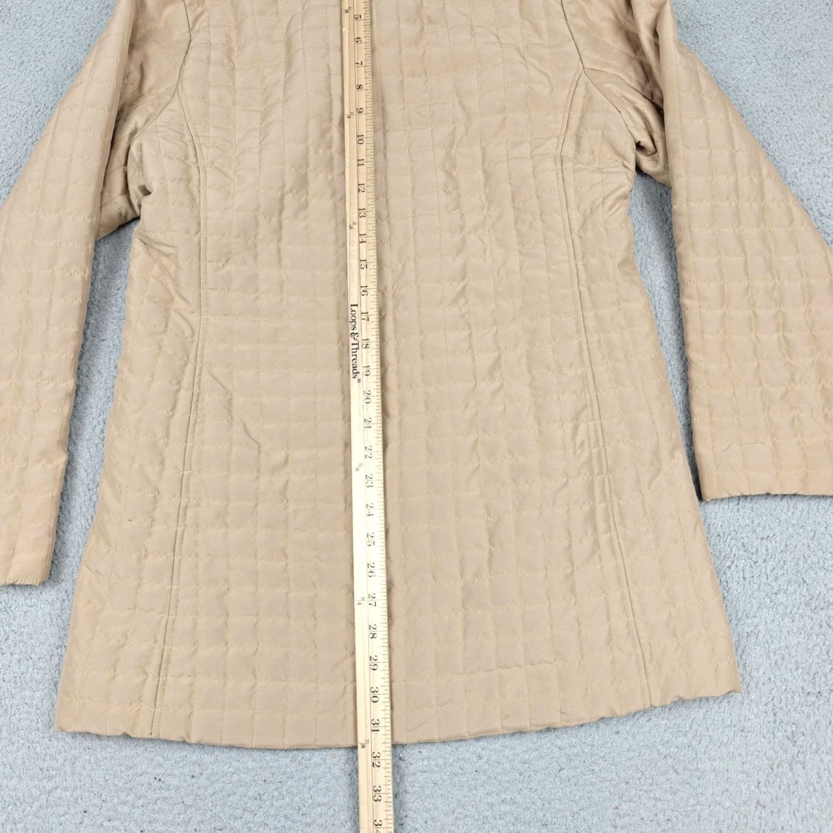 Lilly Pulitzer Lilly Pulitzer Coat Womens Medium Beige Quilted Snap Front Pockets Lined Warm Size M / US 6-8 / IT 42-44 - 6 Thumbnail
