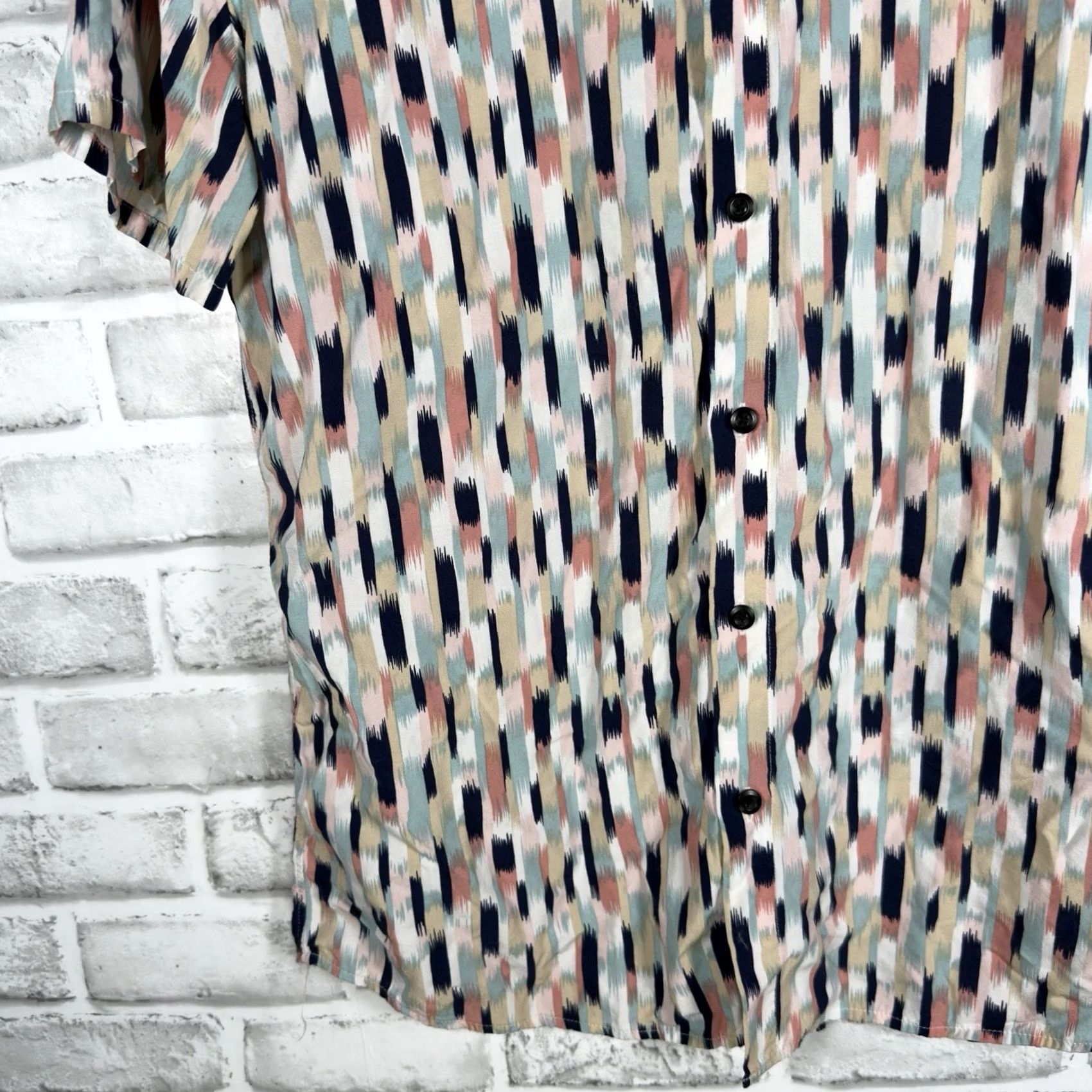 Frame A-Frame Slim Short Sleeve Button Down Rayon Shirt Mens Size L Multicolor Slim Shirt Size US L / EU 52-54 / 3 - 3 Thumbnail