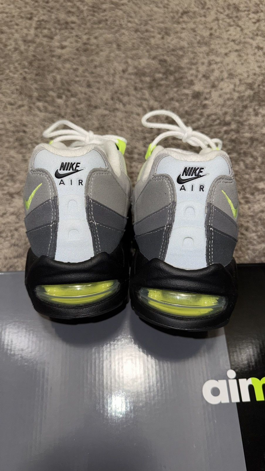 Nike Airmax 95 NEON Size US 9.5 / EU 42-43 - 4 Thumbnail