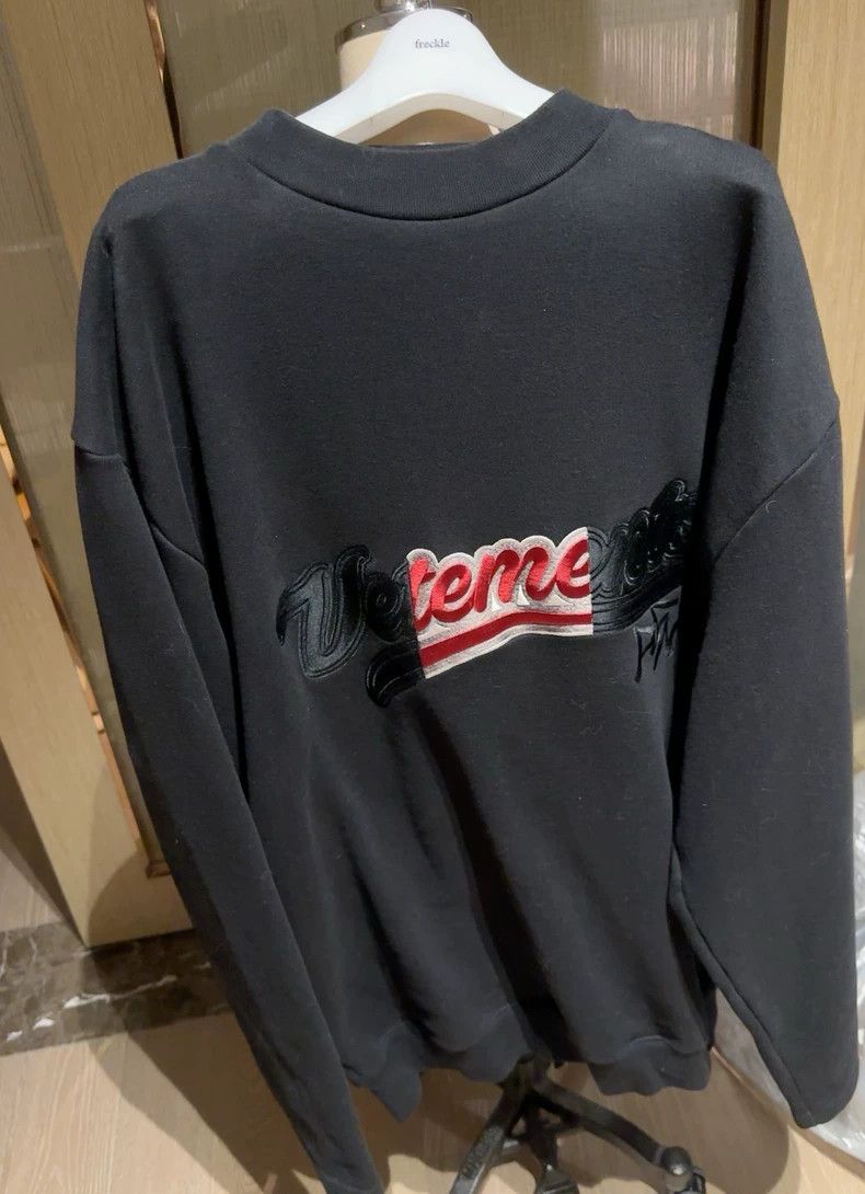 Vetements Vetements Limited Edition 2018 Embroidered Gradient Sweats Size US S / EU 44-46 / 1 - 1 Thumbnail