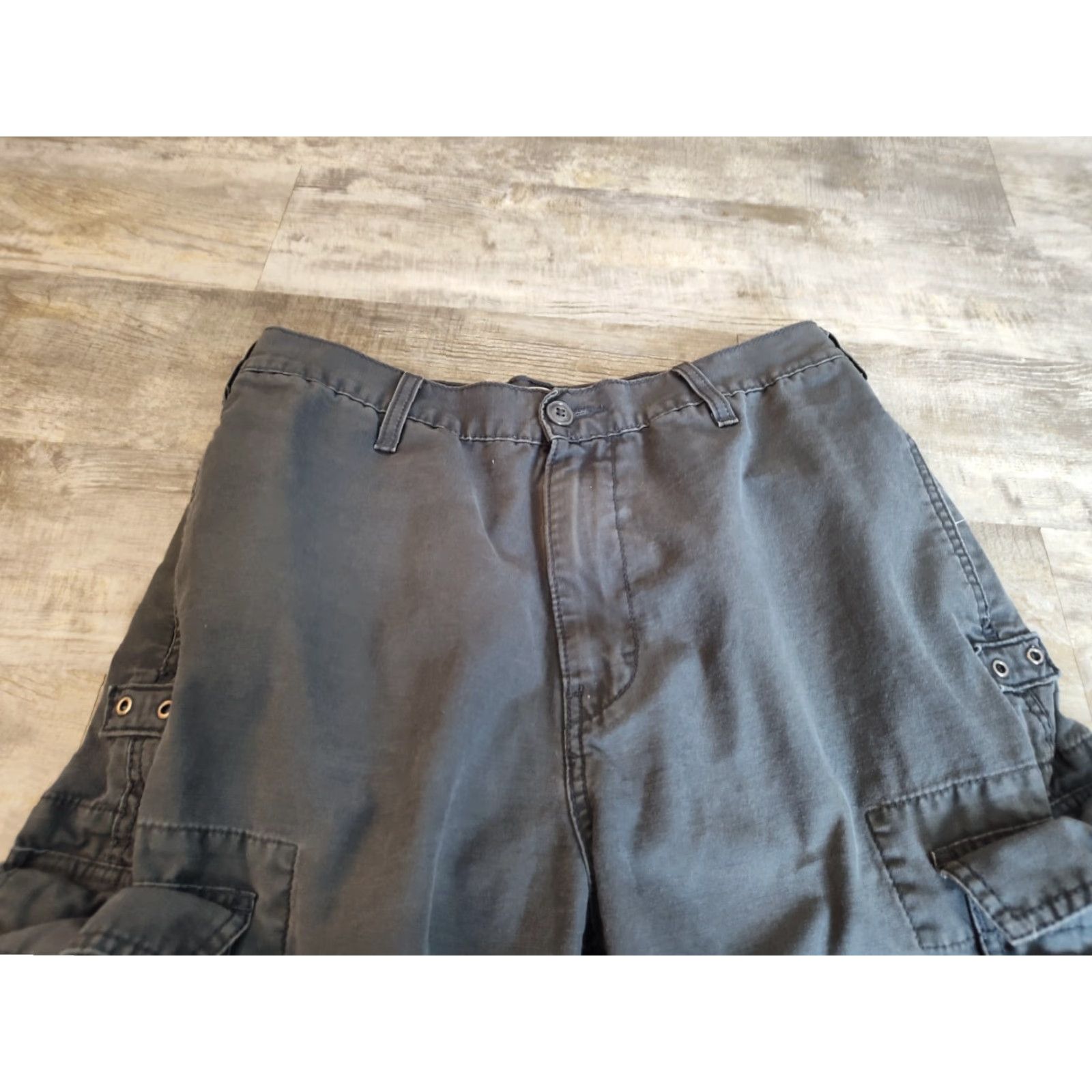 Levi's VINTAGE Levi's Cargo Shorts Men 32x11 Workwear Gray 90s Grunge Casual Denim Size US 32 / EU 48 - 4 Thumbnail