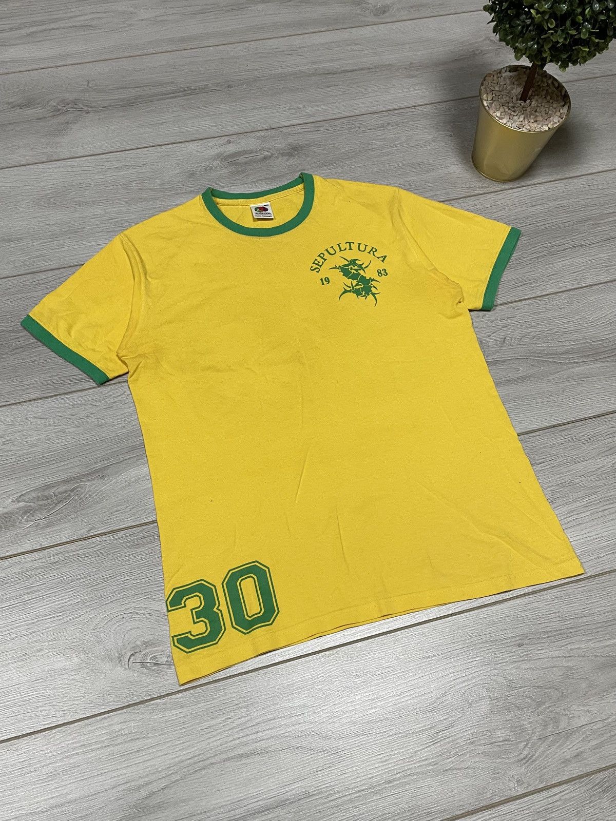 Band Tees Sepultura Brasil t-shirt big print Size US M / EU 48-50 / 2 - 3 Thumbnail