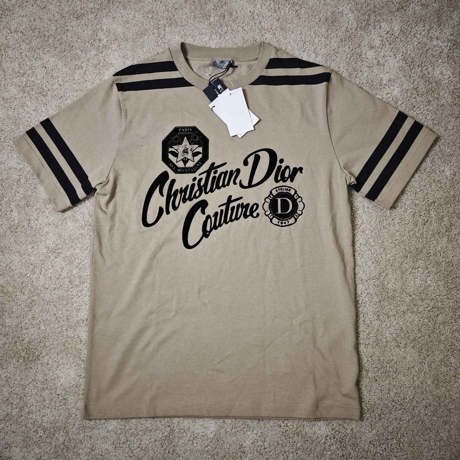 Dior Dior Logo Graphic T-Shirt Size S Size US S / EU 44-46 / 1 - 1 Thumbnail