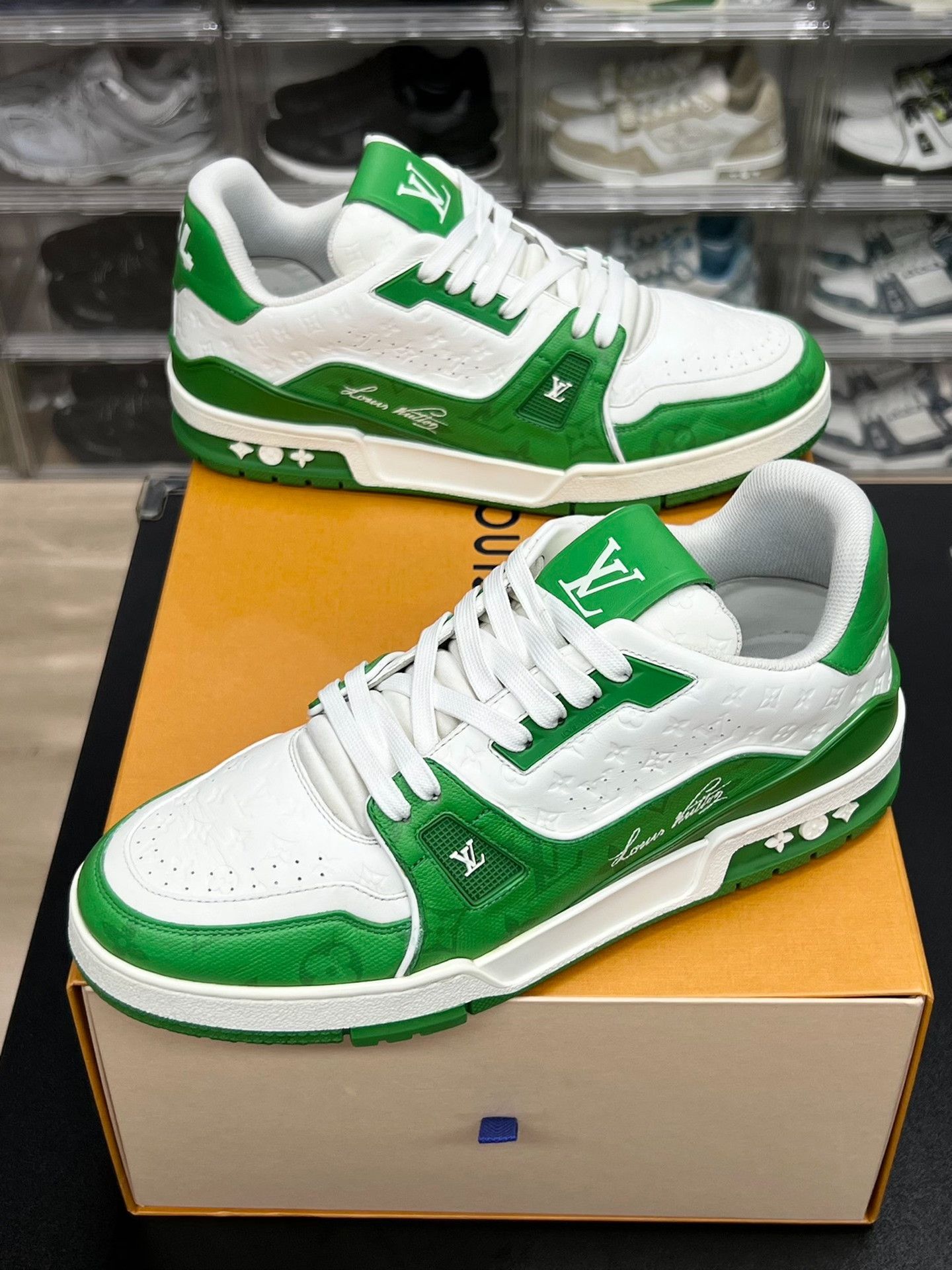 Louis Vuitton Louis Vuitton Training Green Lowtop Sneakers 9 Men Size US 9 / EU 42 - 1 Thumbnail