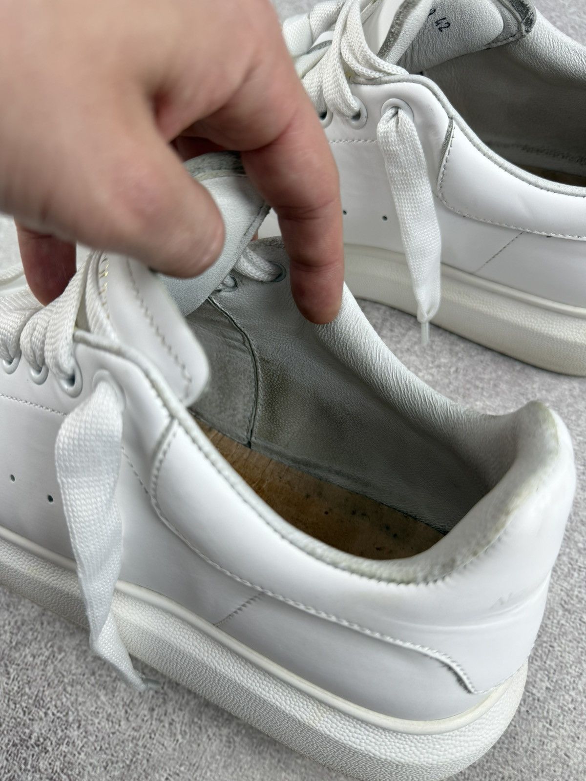 Alexander McQueen Alexander McQueen White Leather Sneakers Size 42 Size US 9 / EU 42 - 16 Thumbnail