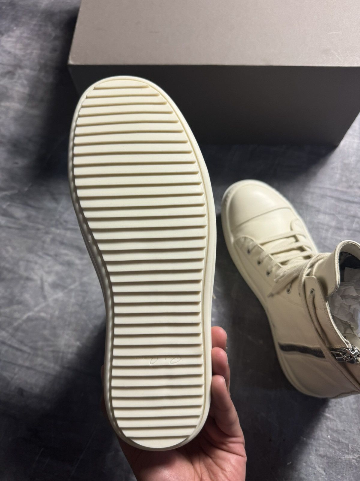 Rick Owens Rick Owens High Top Sneakers in Pearl/Milk Size US 8 / EU 41 - 7 Thumbnail