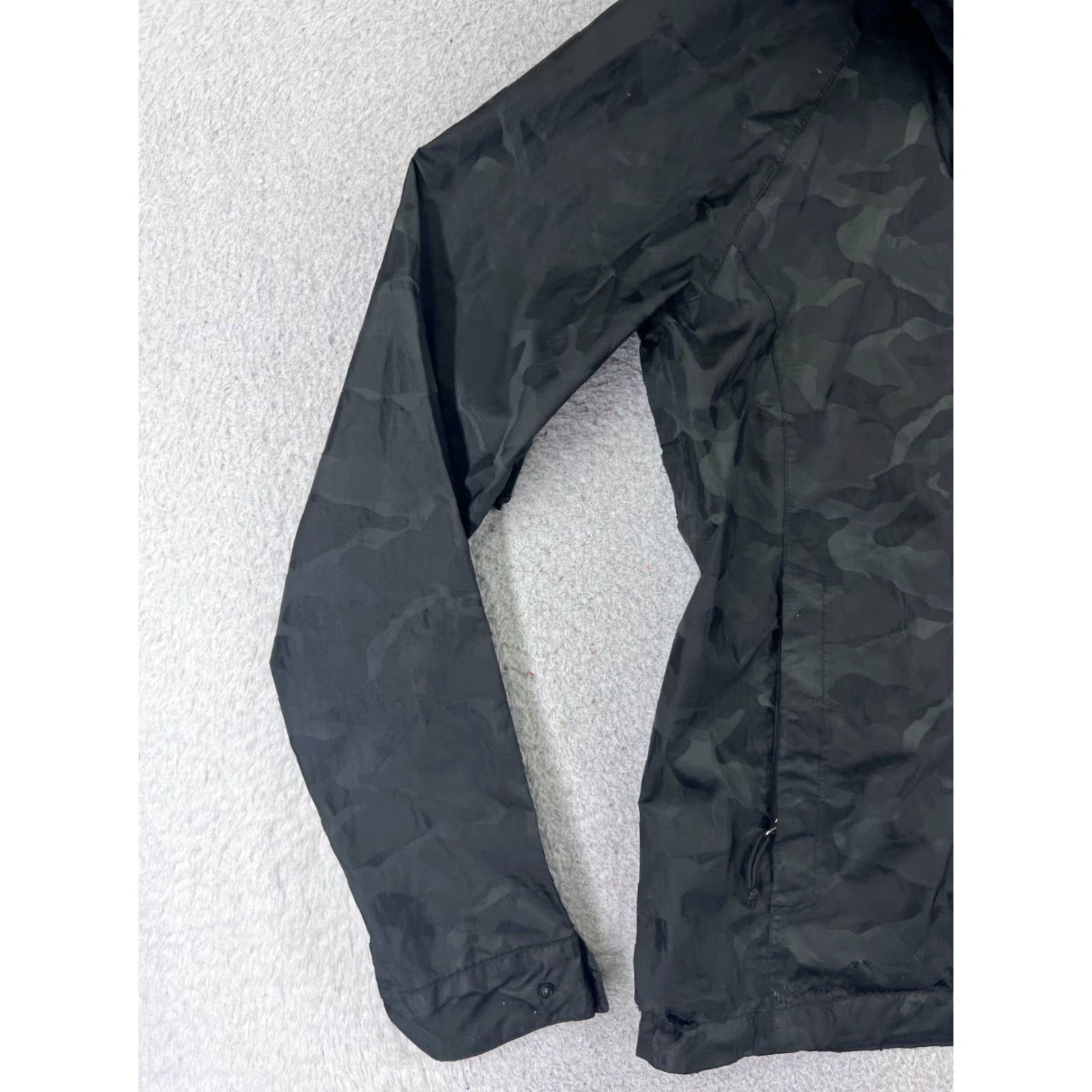 The North Face VINTAGE The North Face Jacket Women S Black Camouflage Full Zip Hooded Windbreaker READ Size S / US 4 / IT 40 - 3 Thumbnail