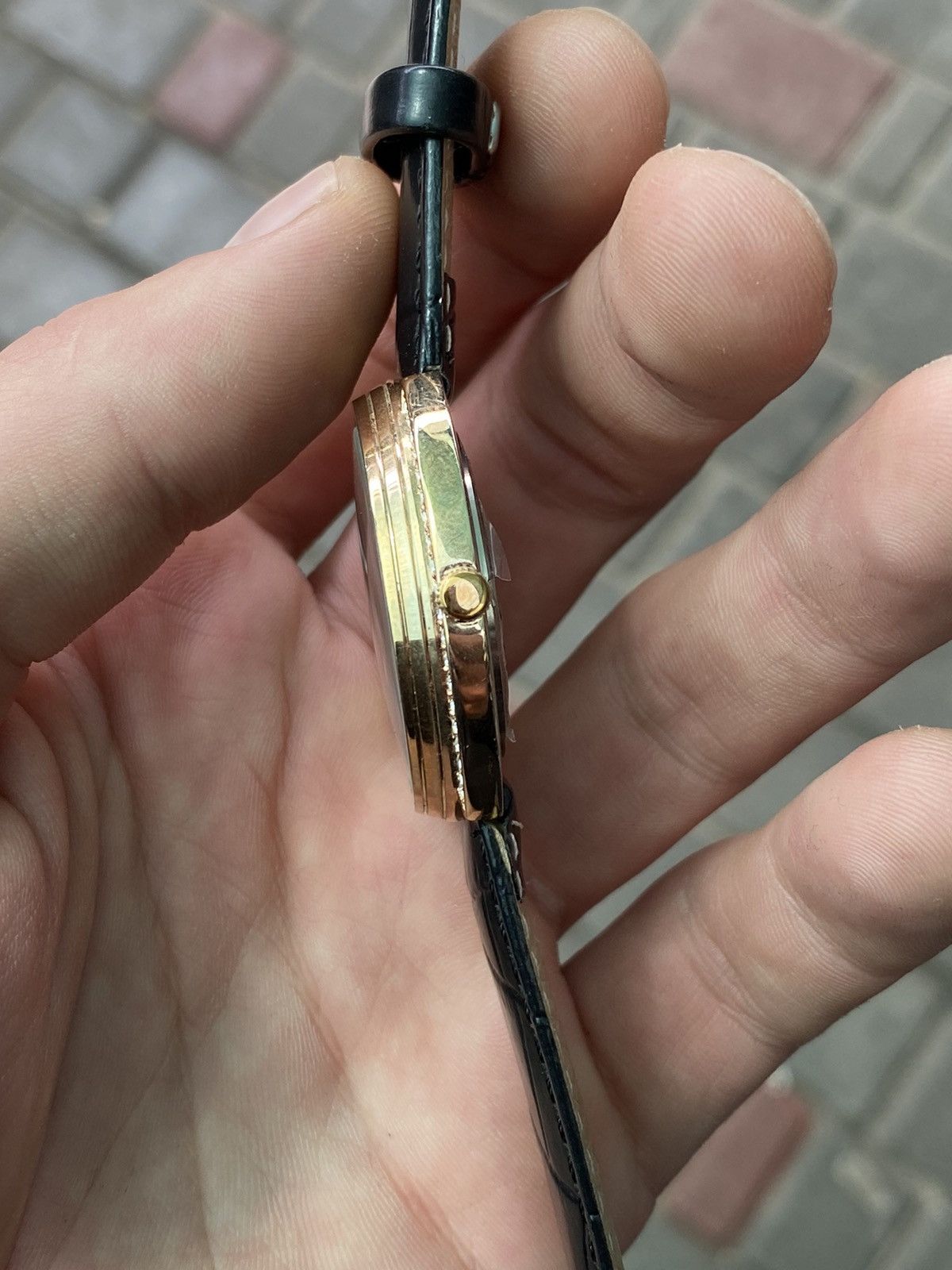 Japanese Brand × Vintage Luxury Alberto Kavalli Watch with 3 Diamonds Size ONE SIZE - 5 Thumbnail