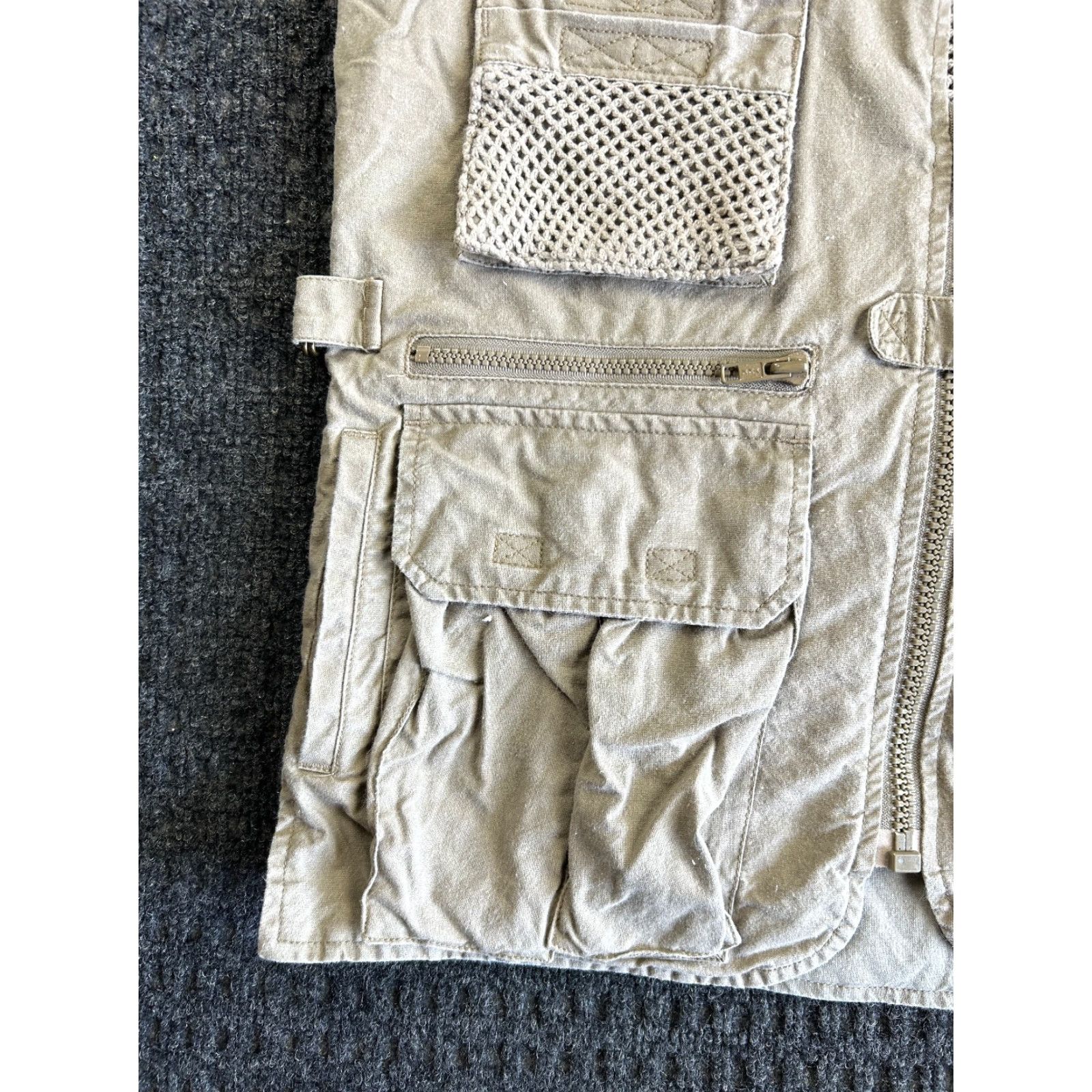 Banana Republic VINTAGE Banana Republic Safari Vest S Men Utility Vest Beige Cotton Canvas Windproof Pockets Outdoor Travel 1986 Safari Nature Fish 1980s Mens Size US S / EU 44-46 / 1 - 6 Thumbnail