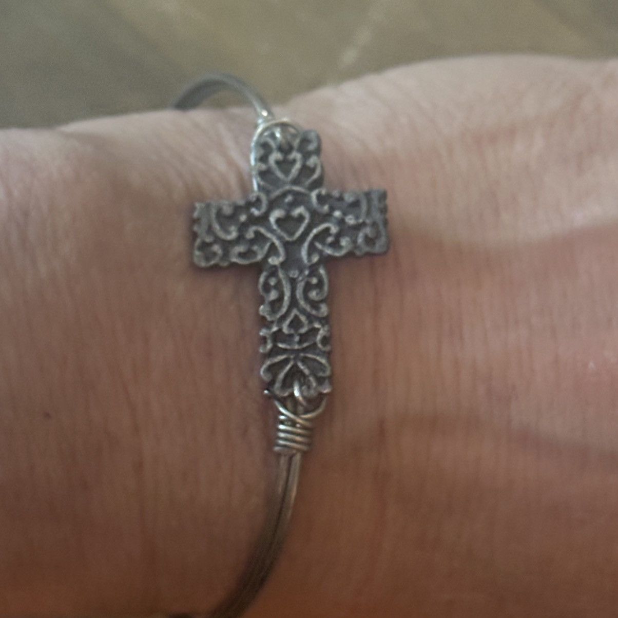 Other Luca + Danni silver tone ornate cross bangle bracelet Size ONE SIZE - 4 Thumbnail