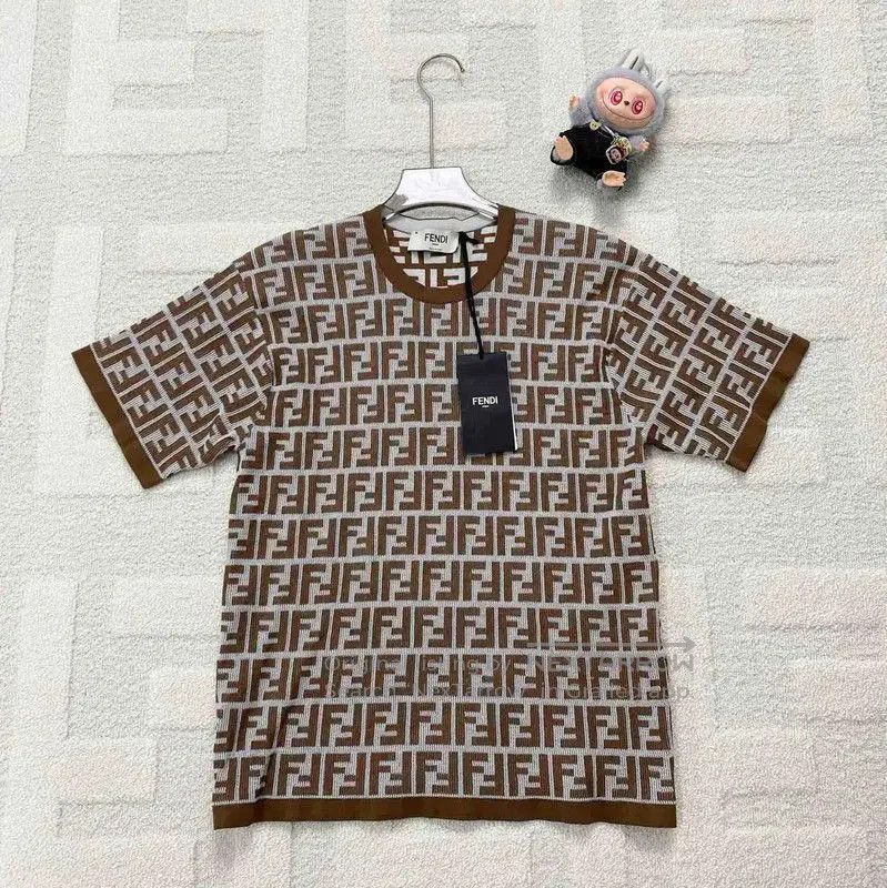 Fendi Fendi Brown Cotton Women's T-Shirt in Size M . Size M / US 6-8 / IT 42-44 - 1 Thumbnail