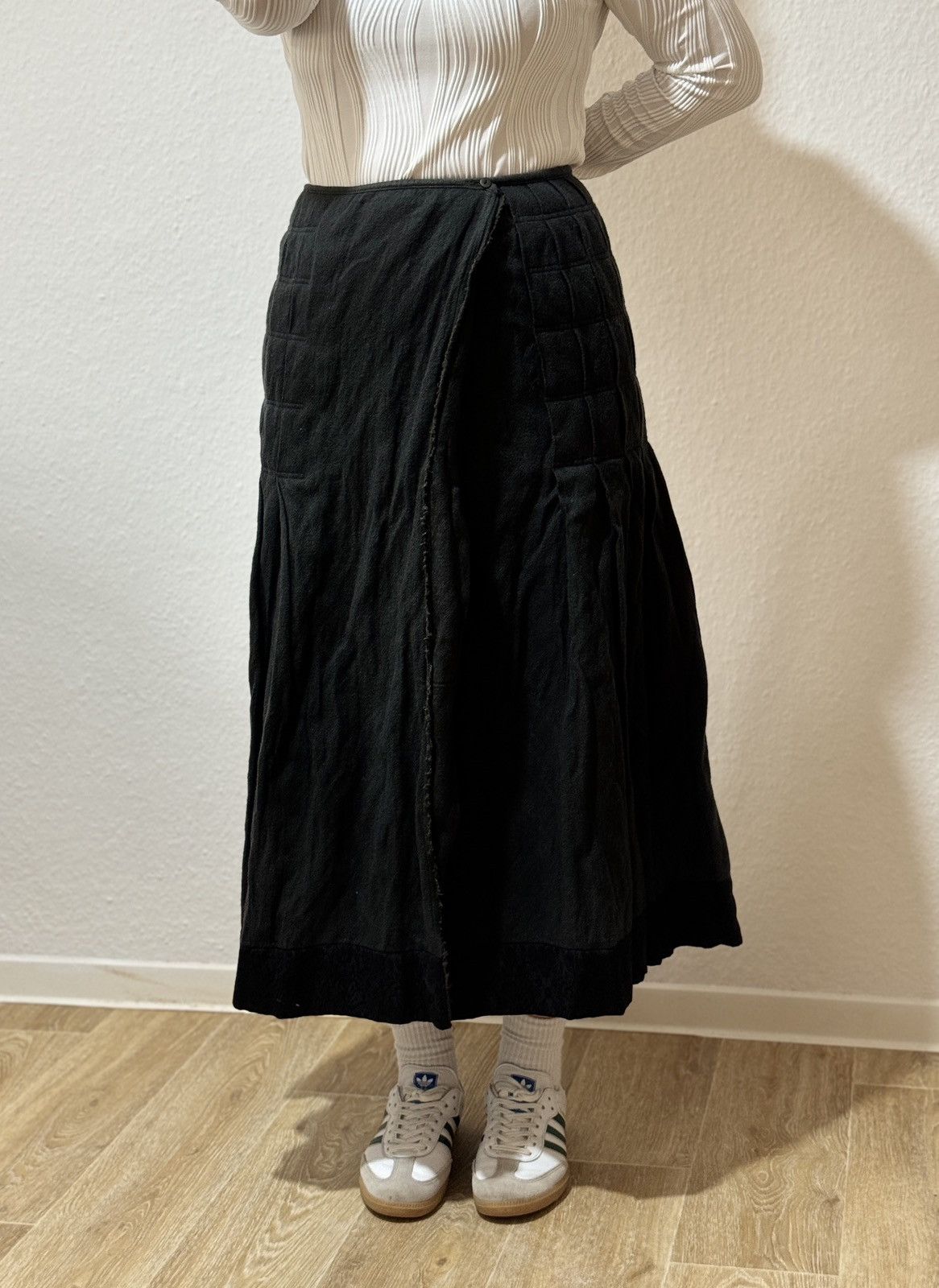 Designer × Dries Van Noten × Japanese Brand ARCHIVE DRIES VAN NOTEN WOOL METAL FIBRE GRAY LONG SKIRT Size 30" / US 8 / IT 44 - 1 Thumbnail