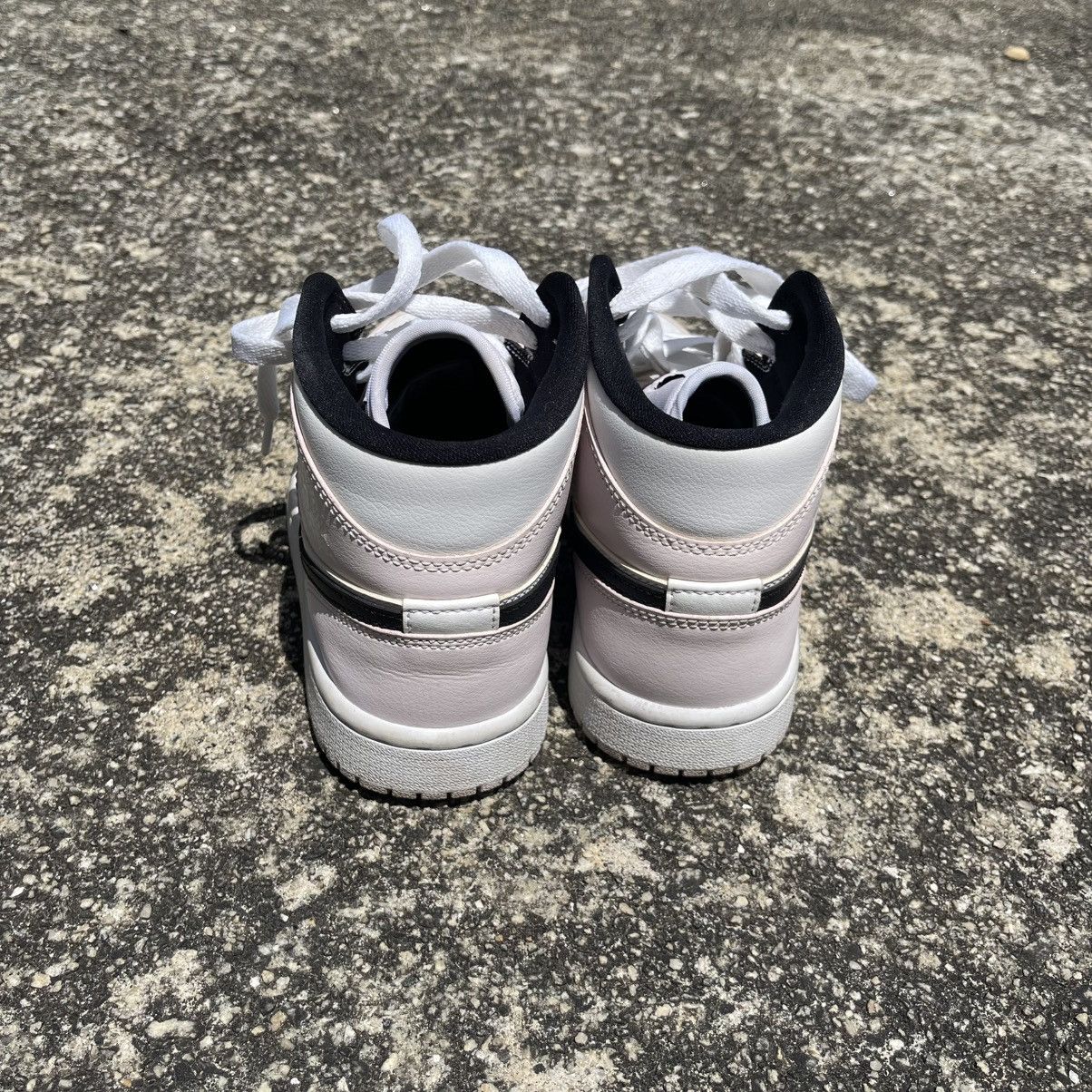 Nike Jordan 1 Mid Barely Rose Size 5 Size US 5 / IT 35 - 4 Thumbnail