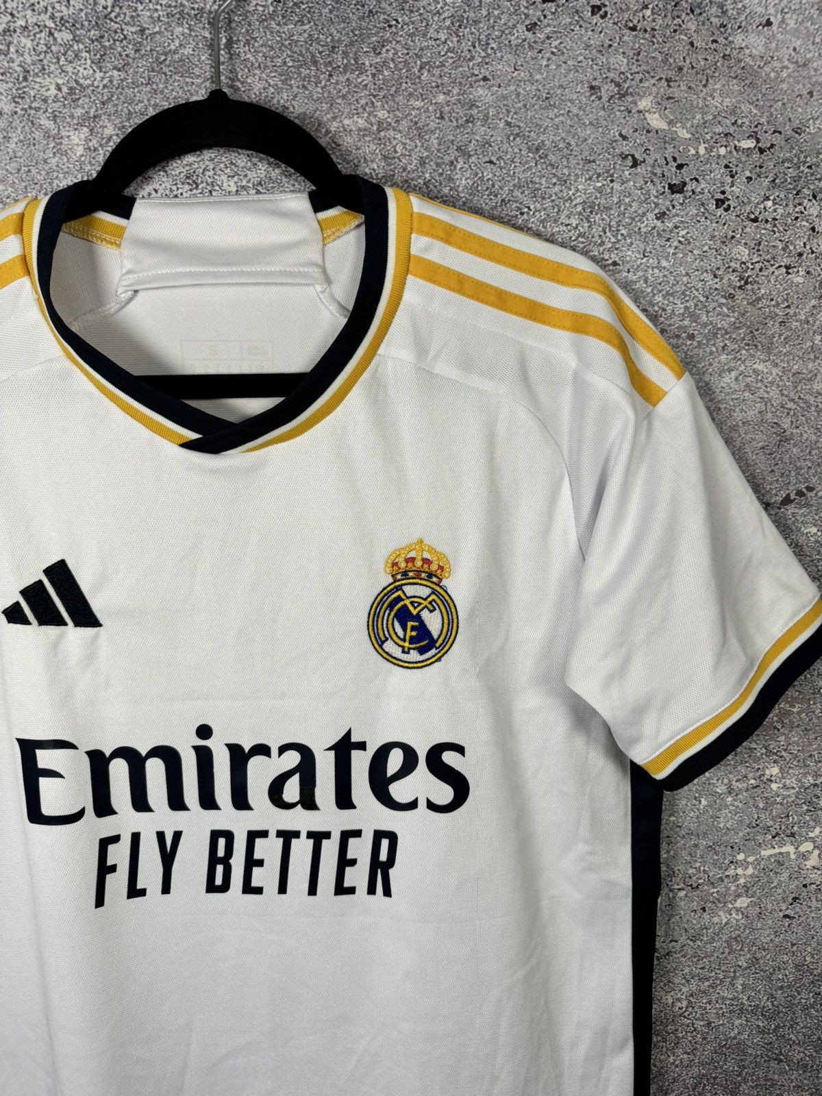 Vintage BELLINGHAM Real Madrid 2023/24 Fan Soccer Jersey Small Size US S / EU 44-46 / 1 - 3 Thumbnail