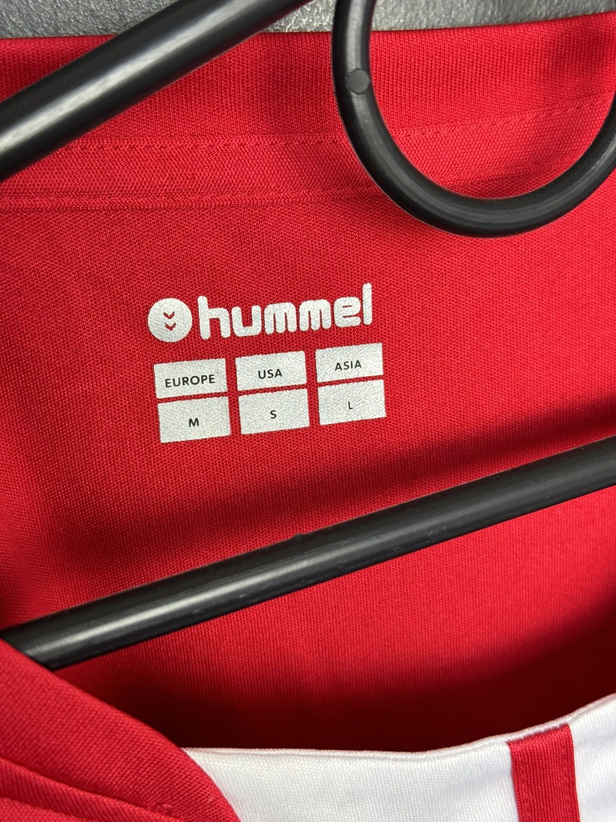 Hummel Charlton Athletic Home Football Jersey Size US S / EU 44-46 / 1 - 4 Thumbnail