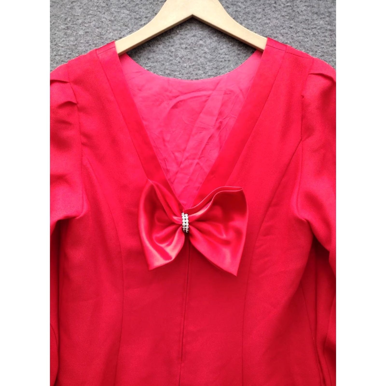 Bcbgmaxazria VINTAGE BCBGMAXAZRIA Dress Red Long Sleeve Zip Bow Back Knee Length M Womens Size M / US 6-8 / IT 42-44 - 5 Thumbnail