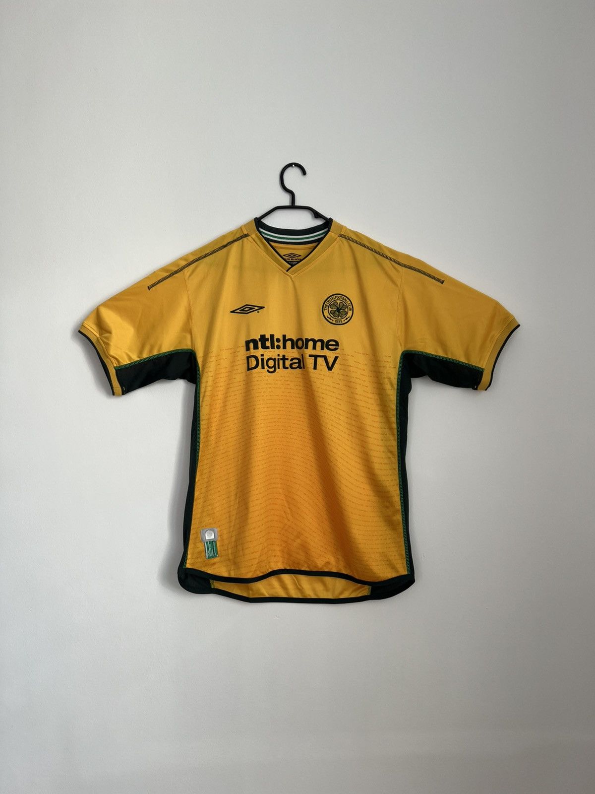 Umbro Umbro The Celtic FC Jersey Size M HTL Home 2000/01 Size US L / EU 52-54 / 3 - 1 Thumbnail