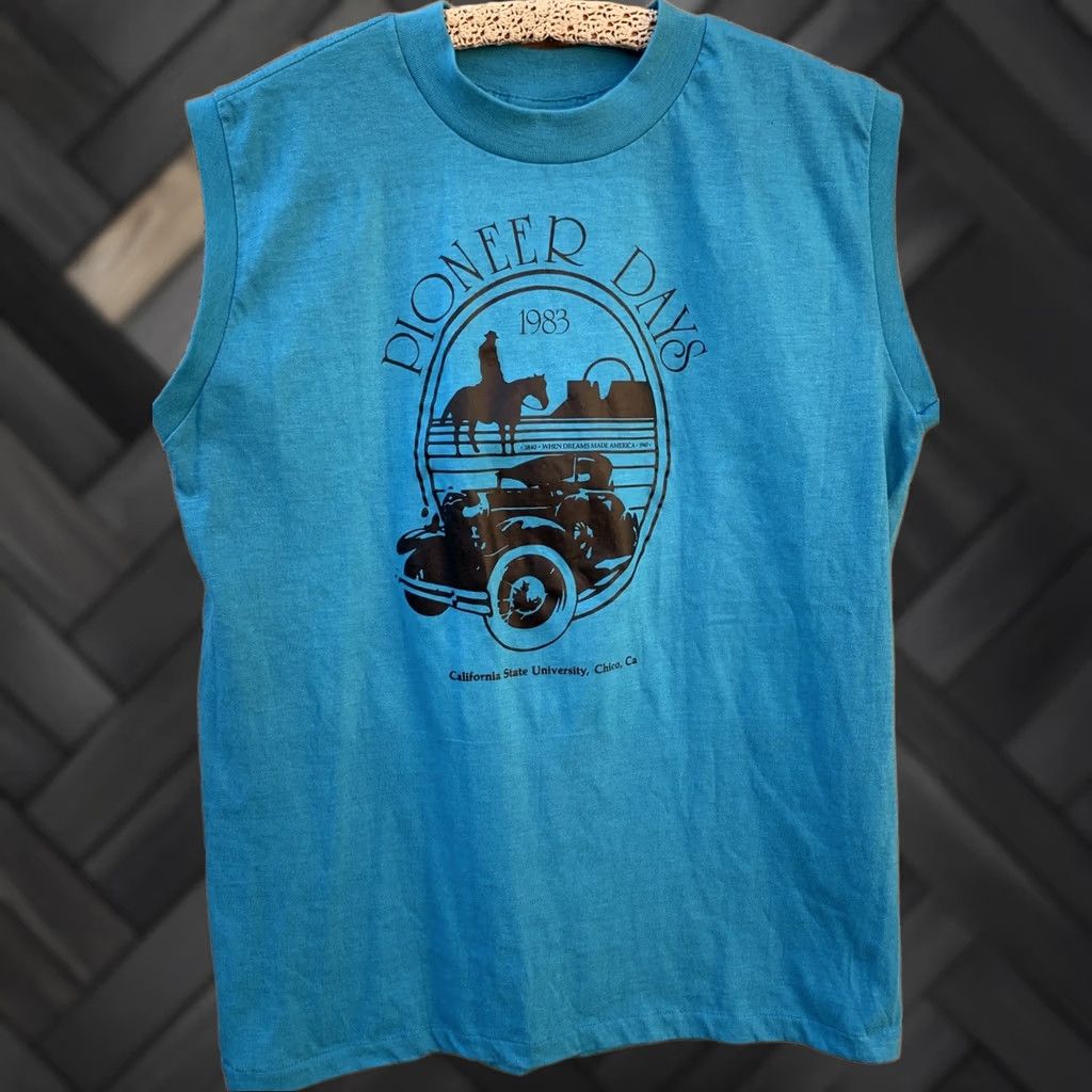 Vintage VINTAGE Sunbelt Sportswear Pioneer Days 1983 Chico State University Muscle Tee Sleeveless T Shirt L Men California University 80s Graphic Print Size US L / EU 52-54 / 3 - 1 Thumbnail