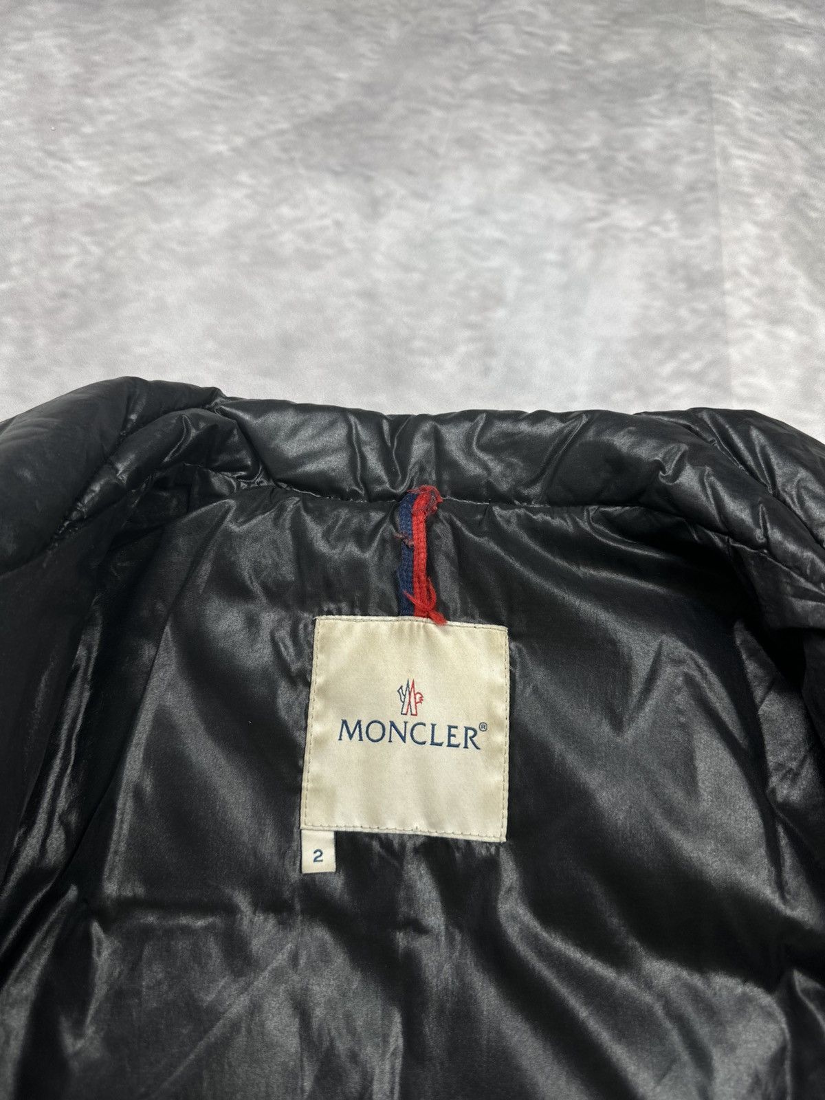 Moncler Vintage Moncler Puffer Jacket down big logo patch luxury Size L / US 10 / IT 46 - 9 Thumbnail