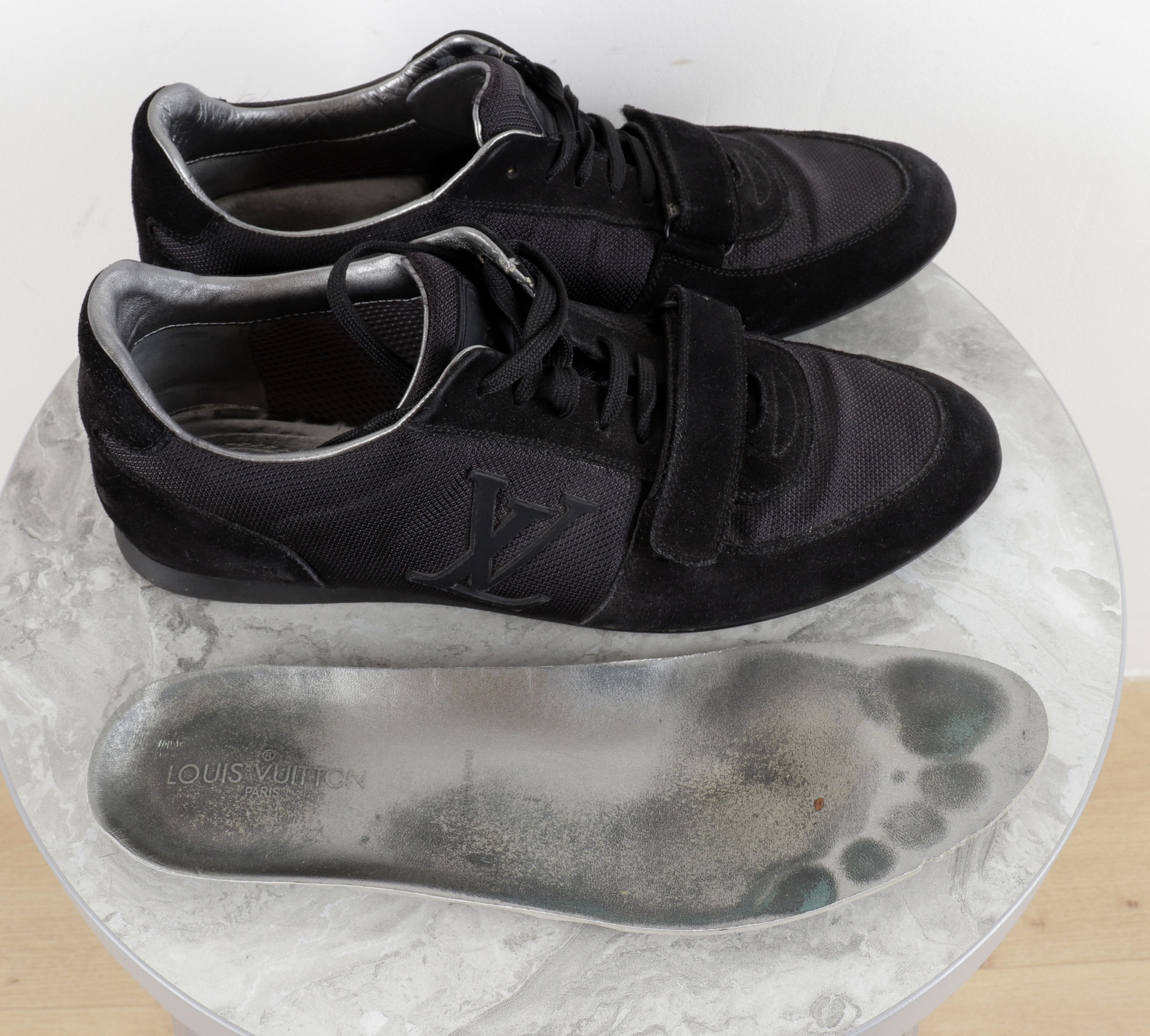 Louis Vuitton Louis Vuitton Black Canvas Suede Sneakers Size US 9.5 / EU 42-43 - 13 Thumbnail