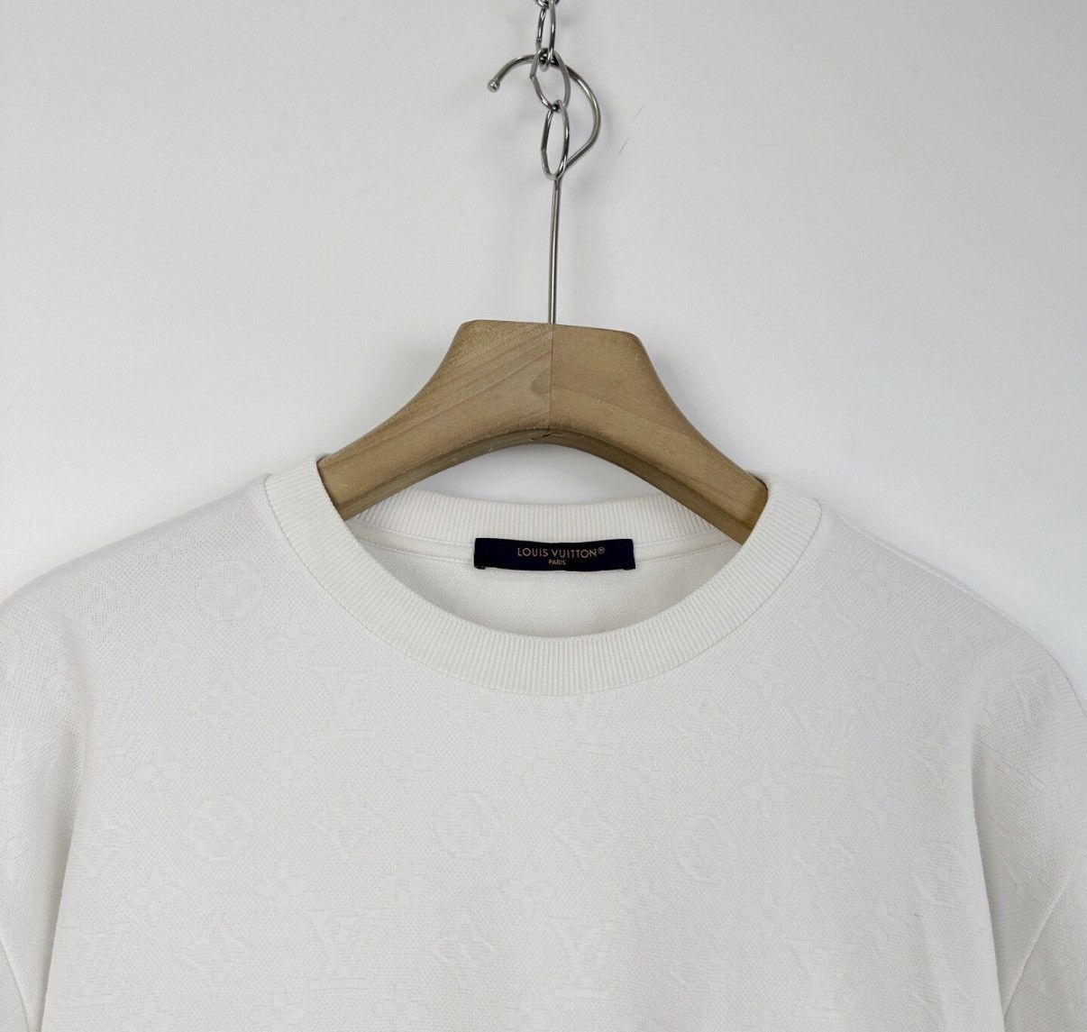 Louis Vuitton Louis Vuitton Embossed Three-Flower Logo Short Sleeve K12 Size US S / EU 44-46 / 1 - 3 Thumbnail