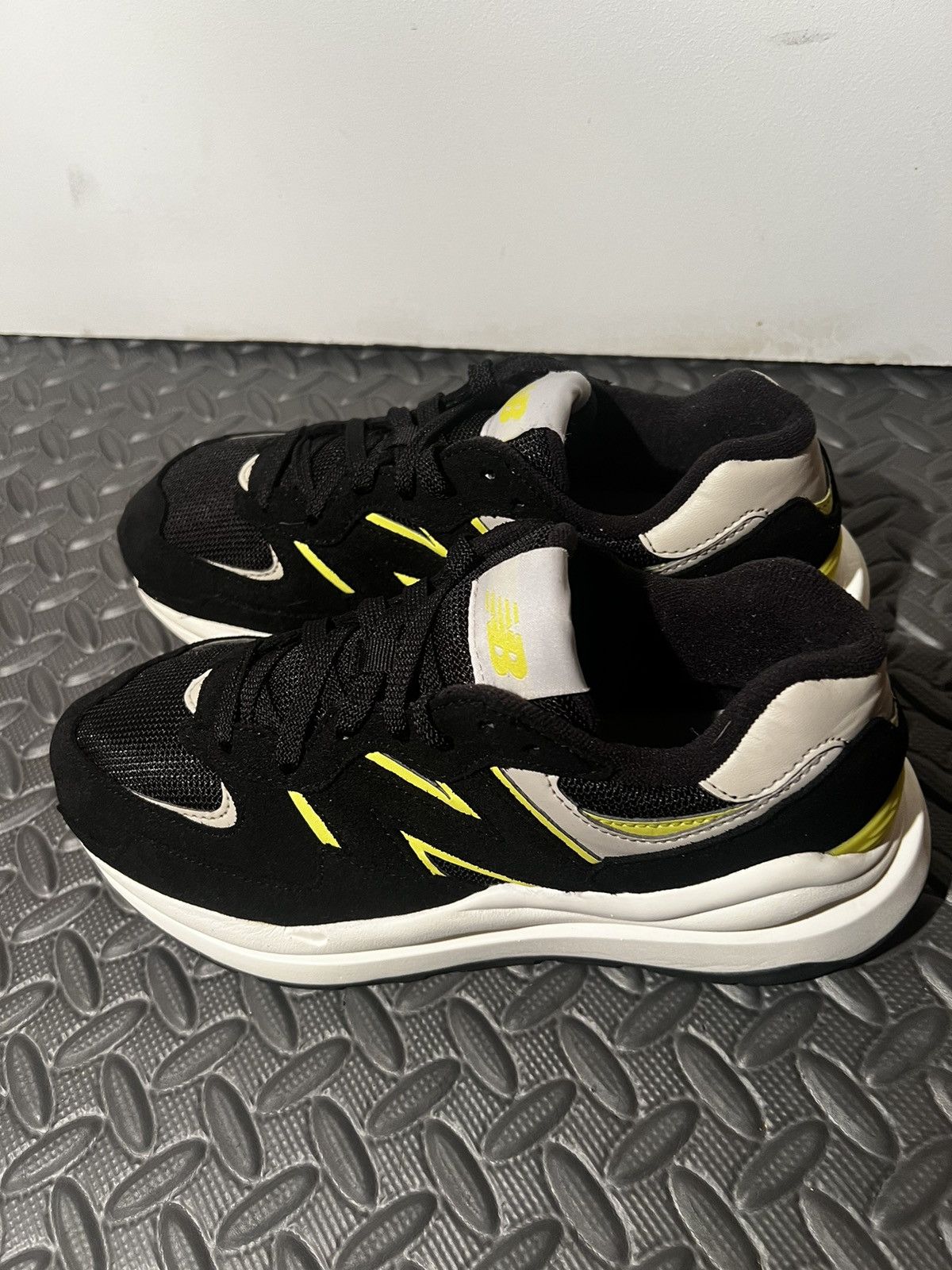 New Balance NICE New Balance 57/40 Black Lime size 6.5 Mens Shoes Size US 6.5 / EU 39-40 - 5 Thumbnail