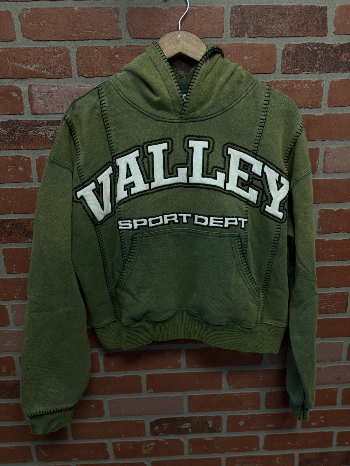 Vale Valley Green Pullover Hoodie Size Small (NEW) Size US S / EU 44-46 / 1 - 1 Thumbnail