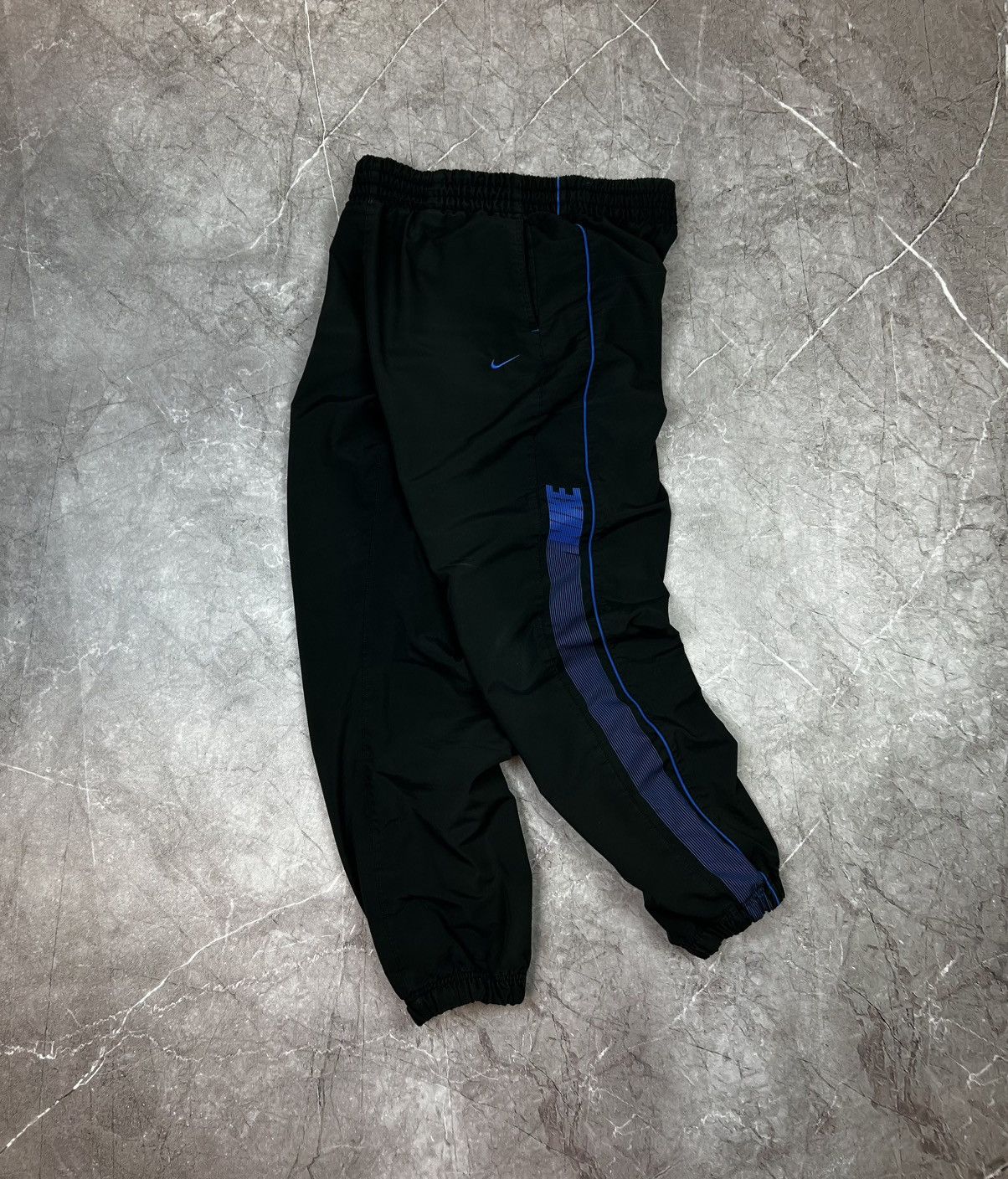 Nike Nike Vintage Track Pants Nylon Sweatpants Size US 34 / EU 50 - 1 Thumbnail