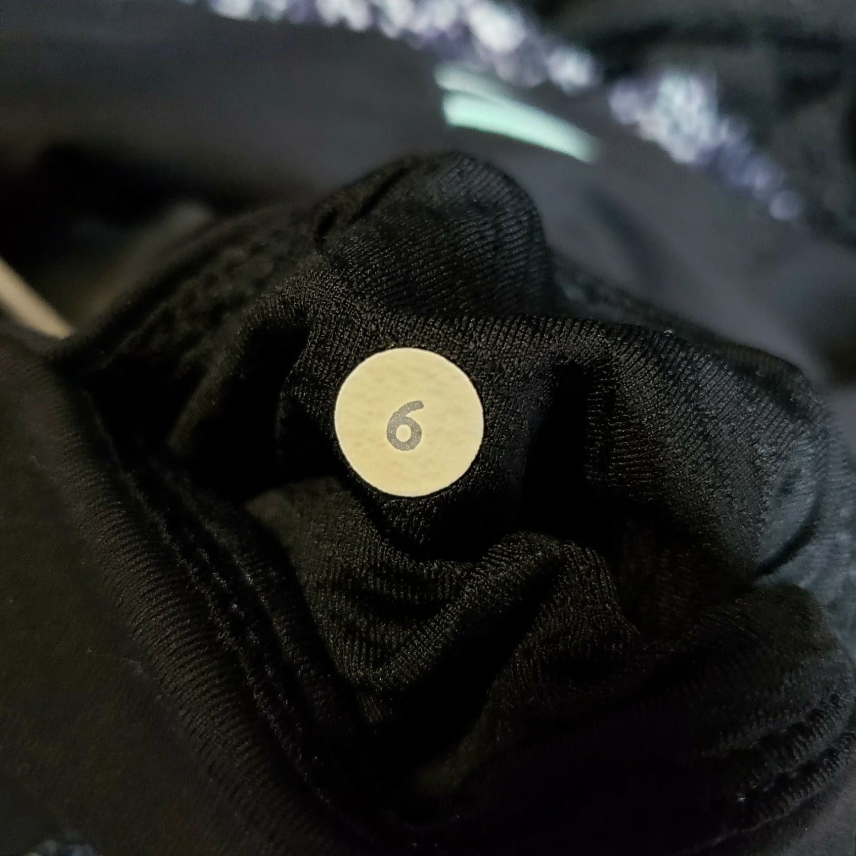 Lululemon Lululemon Womens Capri Leggings Sz 6 Black Purple Mid Rise Capri Leggings Womens 6 Black Purple Activewear Tight Legging Mens Womens Boys Girls Size 28" / US 6 / IT 42 - 5 Thumbnail