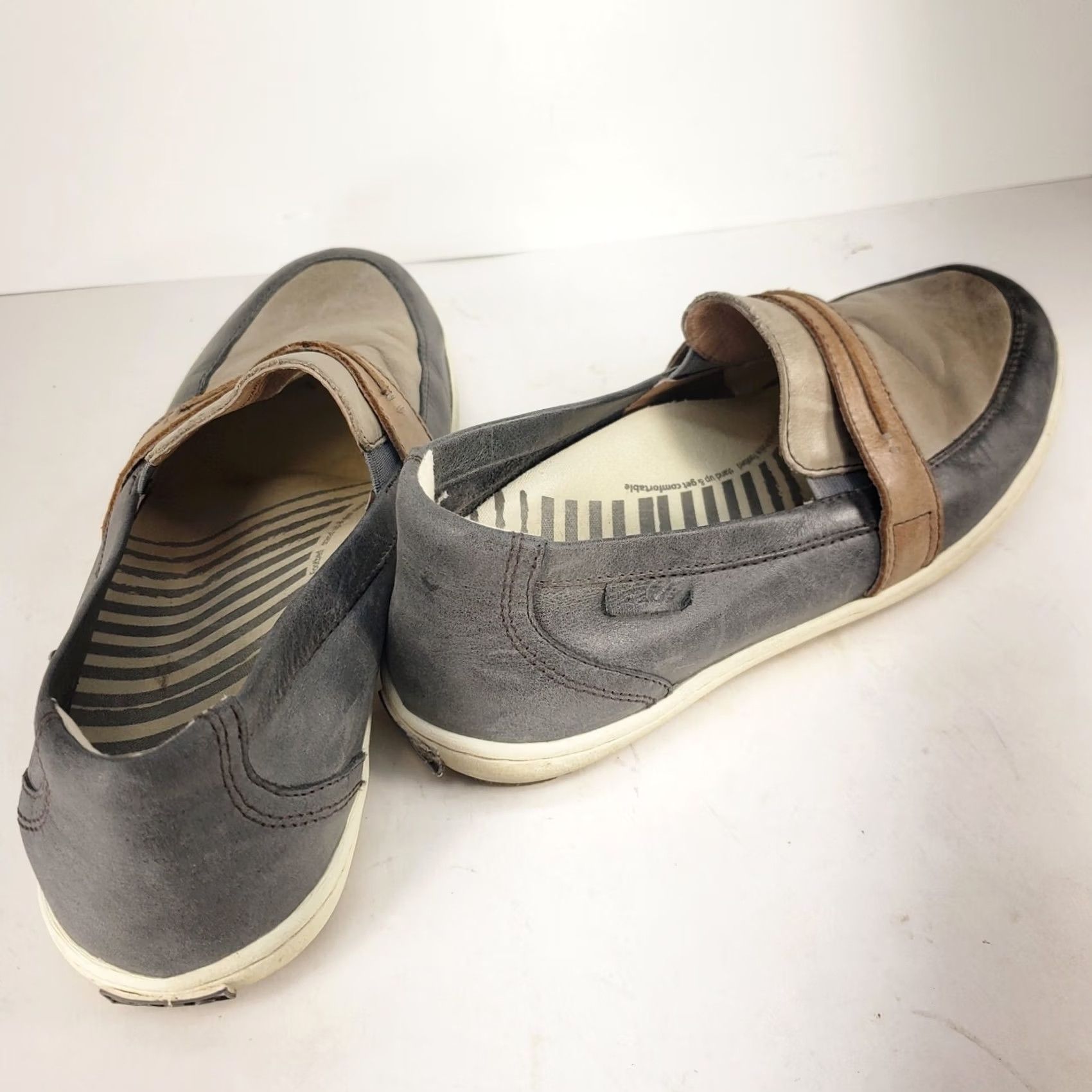 Taos Taos Upward Leather Loafer Women Size 9 Navy Beige Brown Activewear Flat Shoes Size US 9 / IT 39 - 4 Thumbnail
