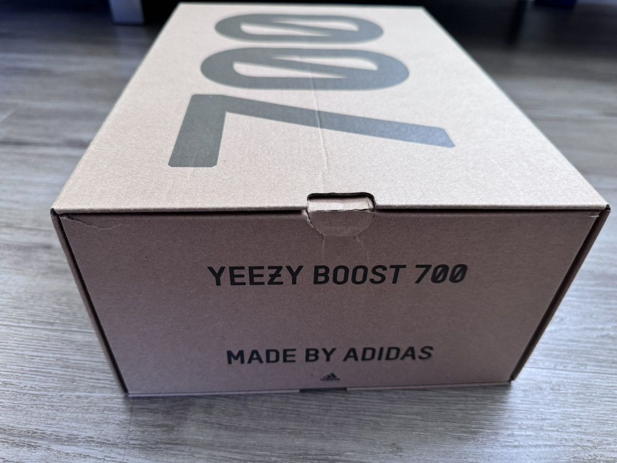 Adidas × Yeezy Yeezy Boost 700 V2 men size 9.5 Size US 9.5 / EU 42-43 - 12 Thumbnail