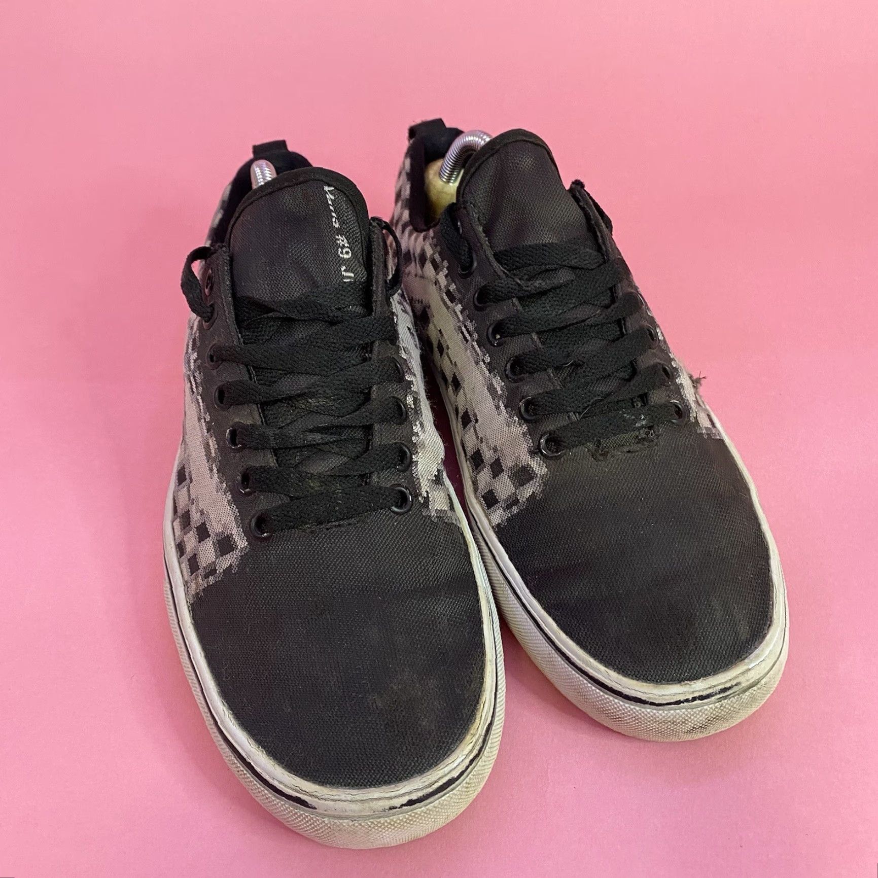 Vans VANS Ultra Cush Old Skool Low Top Glitch Checkered Shoes Mens Size 9 Size US M / EU 48-50 / 2 - 3 Thumbnail