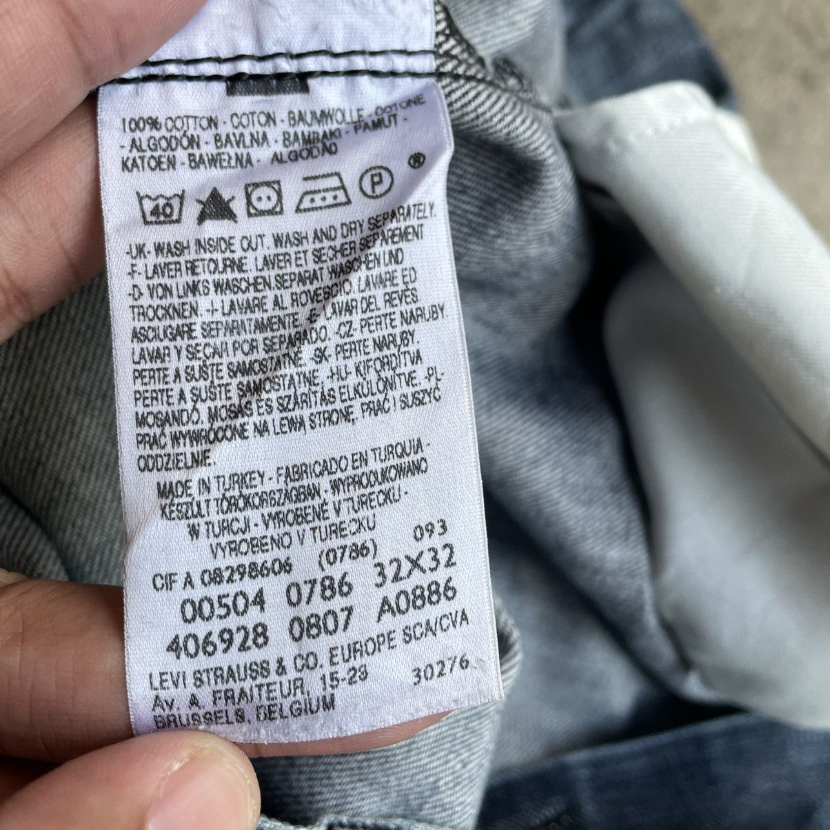 Levi's Vintage Clothing 🔥Vintage Levis 504 Stoned Washed Ripped Distress Denim Jeans Size US 34 / EU 50 - 17 Thumbnail