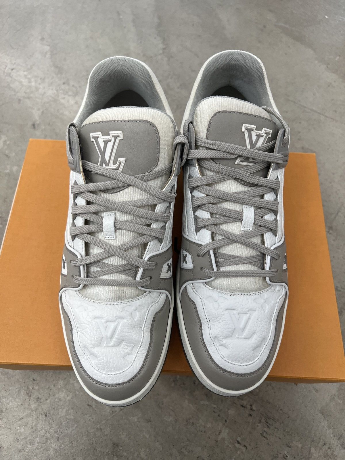 Louis Vuitton Louis Vuitton LV Monogram Grey Trainer Size US 10 / EU 43 - 1 Thumbnail