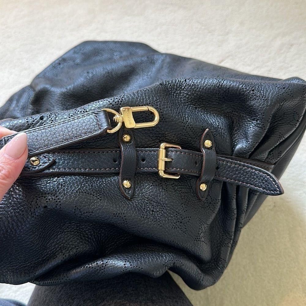 Louis Vuitton Louis Vuitton Mahina XL Noir Handbag Size ONE SIZE - 8 Thumbnail
