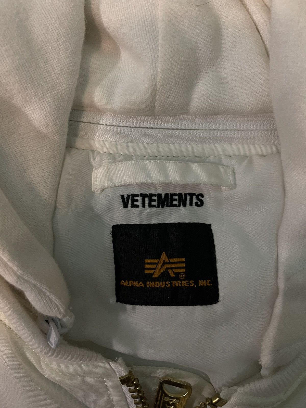 Alpha Industries × Designer × Vetements 2017 Alpha Industries Vetements White Oversized Bomber Size US XL / EU 56 / 4 - 4 Thumbnail