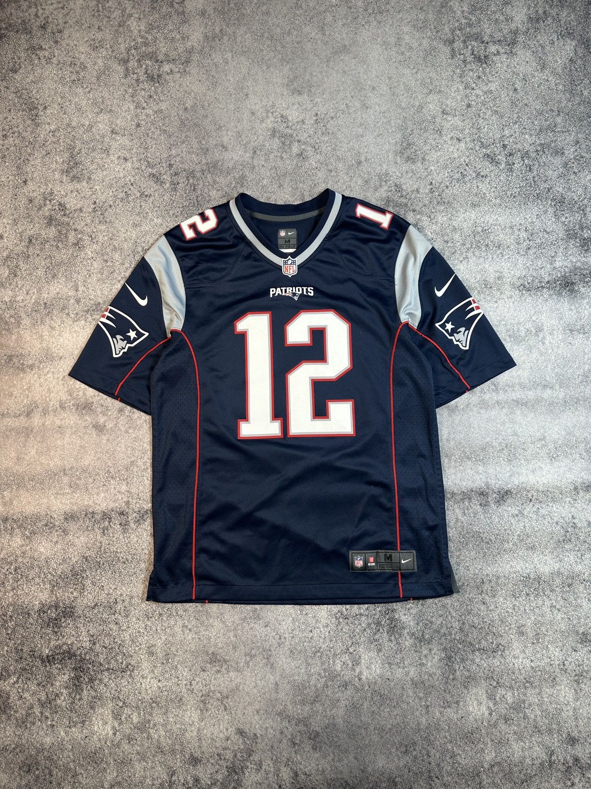 NFL NFL Nike Patriots Brady 12 Jersey Streetwear Rare USA M VTg Size US M / EU 48-50 / 2 - 1 Thumbnail