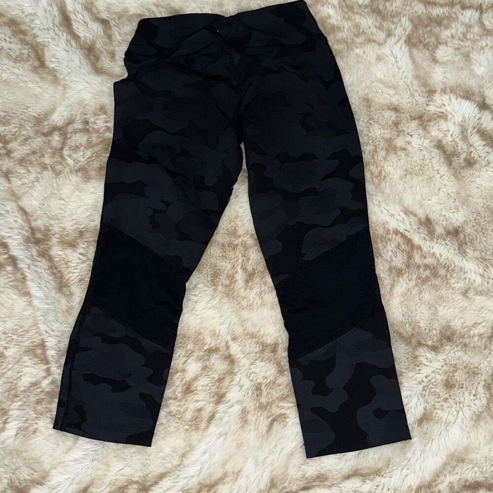 Calvin Klein Calvin Klein Cropped Camouflage Leggings | Sz S Size 27" / US 4 / IT 40 - 5 Thumbnail