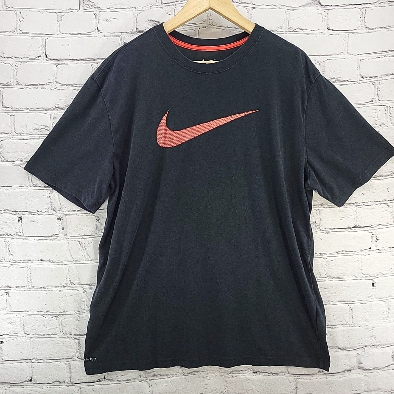 Black nike shirt with fashion red swoosh