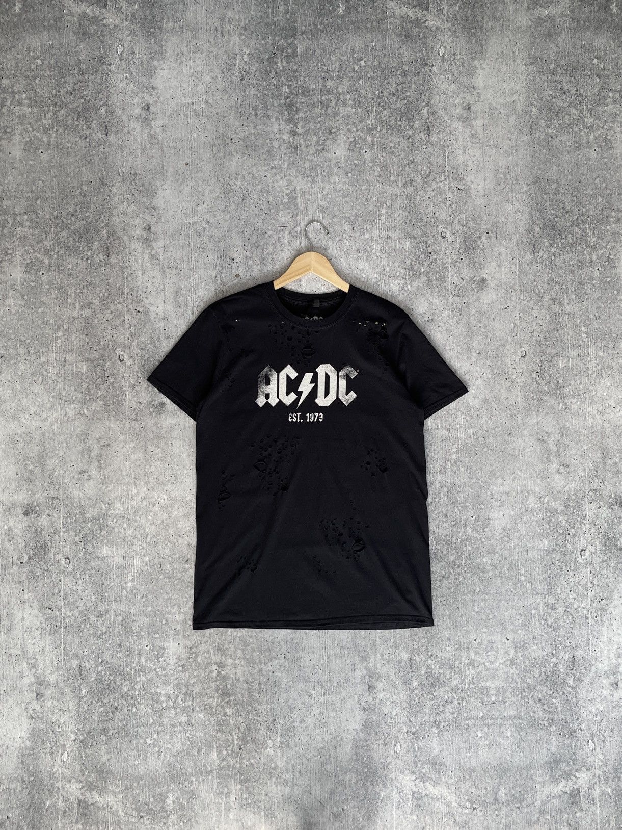 AC/DC AC/DC Short Sleeve Tattered T-Shirt Rock World Tour Men’s Size US L / EU 52-54 / 3 - 1 Thumbnail