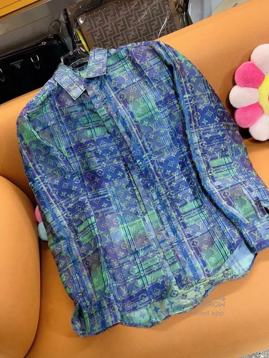 Louis Vuitton Louis Vuitton Neon Check Logo Print Shirt. Size US S / EU 44-46 / 1 - 1 Thumbnail