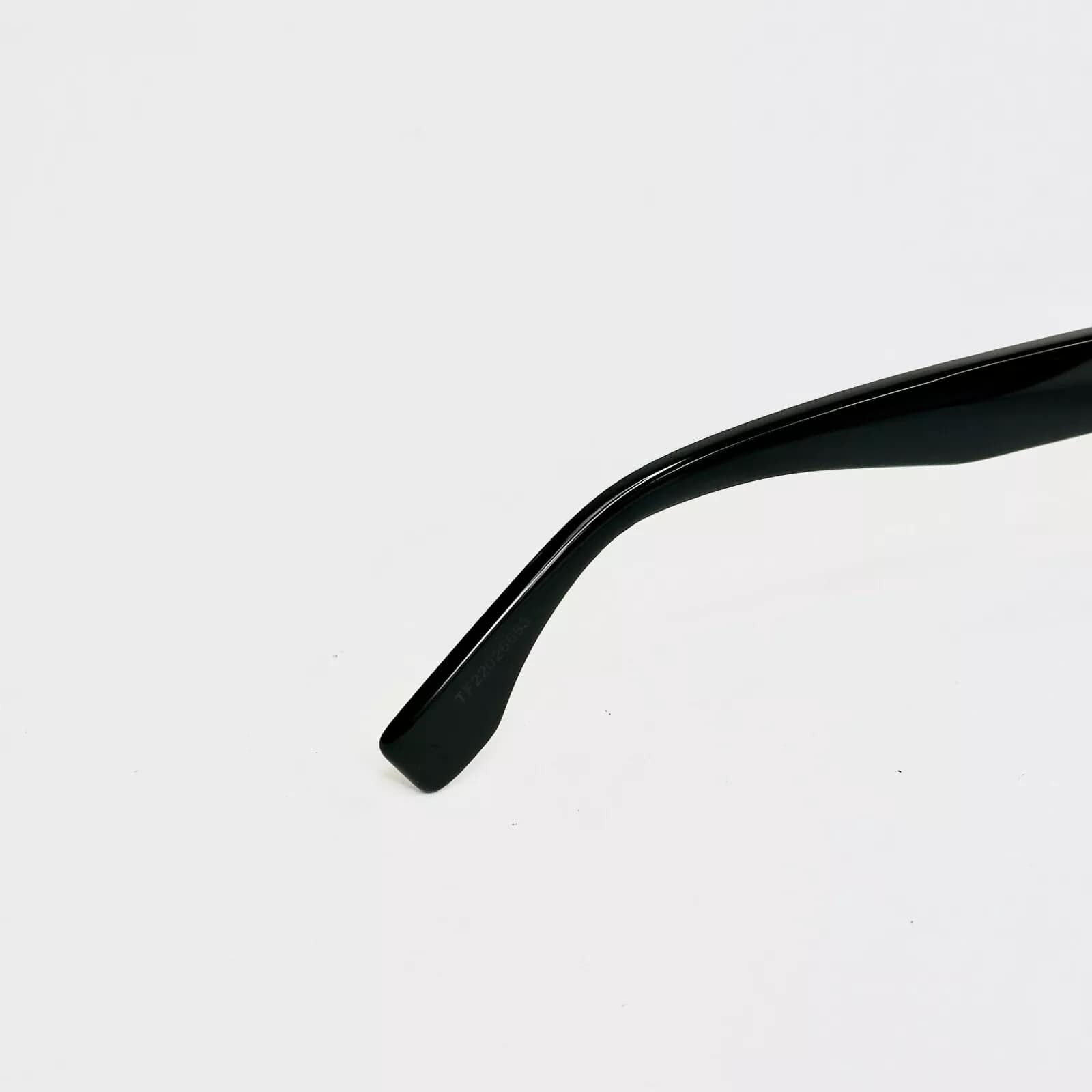 Fendi FENDI FIRST 40036 Black Logo Fashion Sunglasses FE40036U 01W Size ONE SIZE - 8 Thumbnail