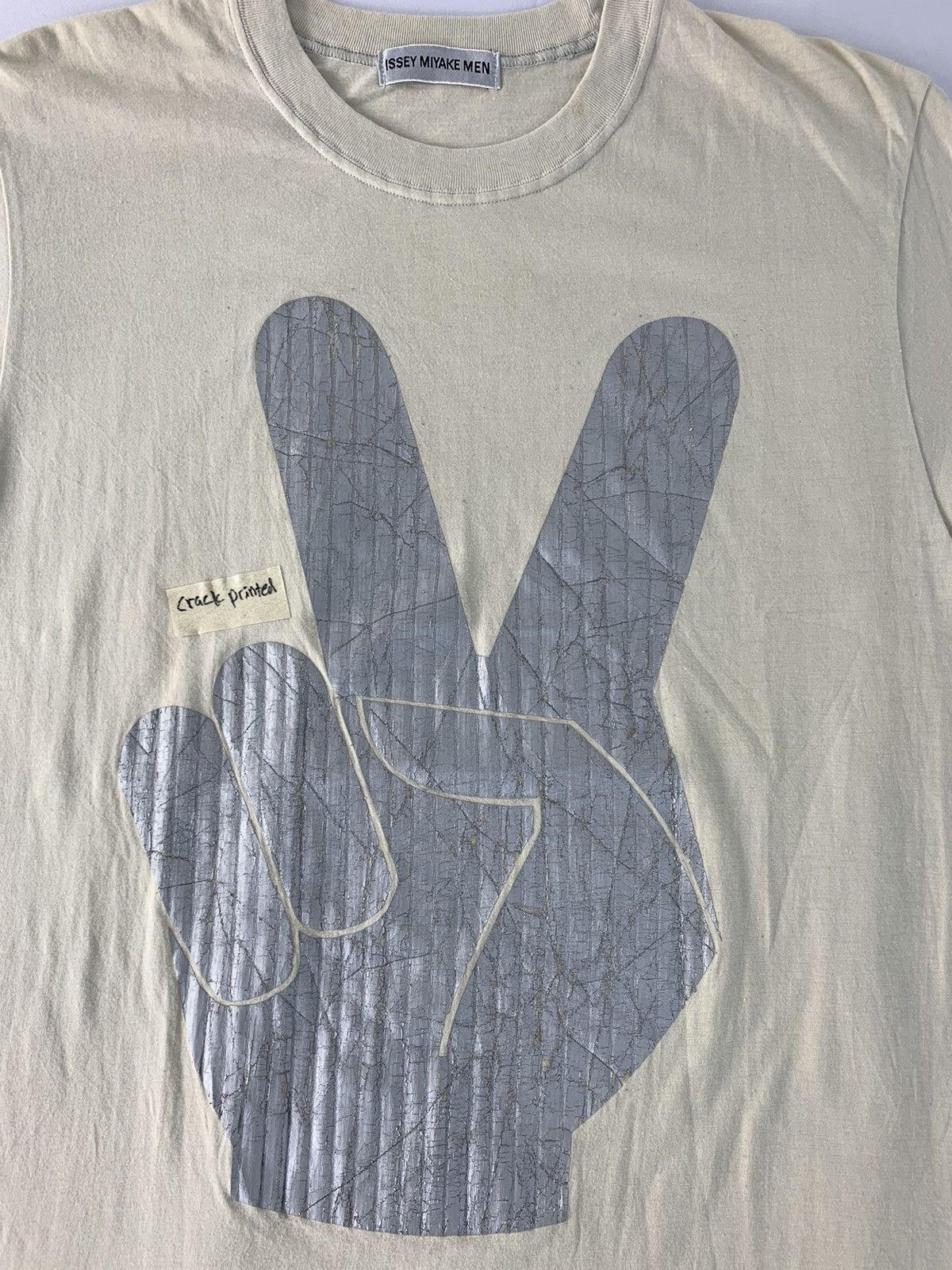 Issey Miyake Issey Miyake Men Peace Sign Hand Unisex Tee Size US S / EU 44-46 / 1 - 4 Thumbnail