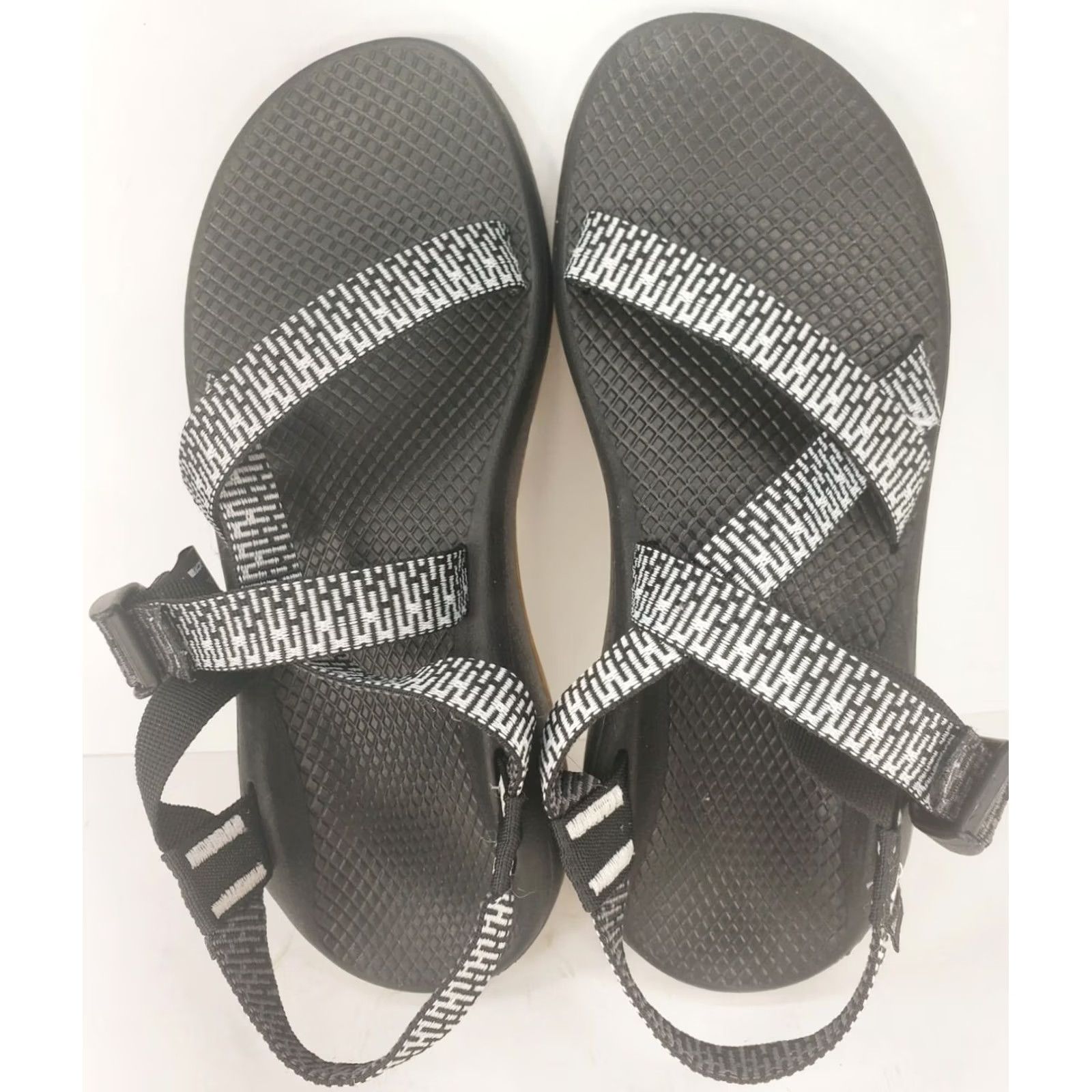Chaco Chaco Z/Cloud Sandals Black/White Size 9 Womens Strappy Casual Comfort, River, Watersports, Travel, Party/Cocktail Size US 9 / IT 39 - 7 Thumbnail