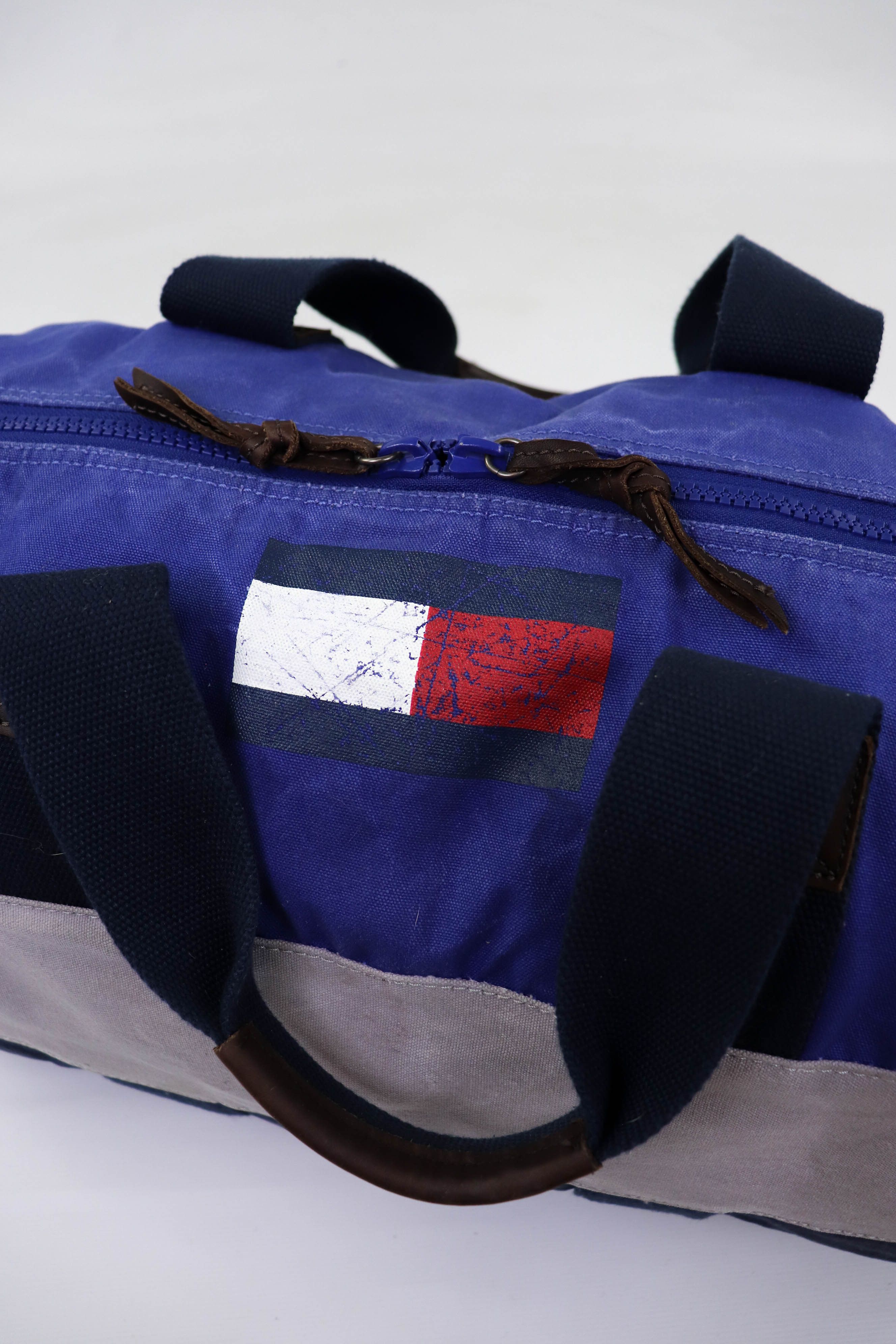 Tommy Hilfiger Tommy Hilfiger Sun Faded Blue/Navy/Gray Canvas Duffle Bag Size ONE SIZE - 15 Thumbnail