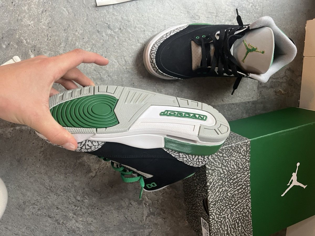 Jordan Brand × Nike Jordan 3 Retro pine green Size US 9 / EU 42 - 4 Thumbnail
