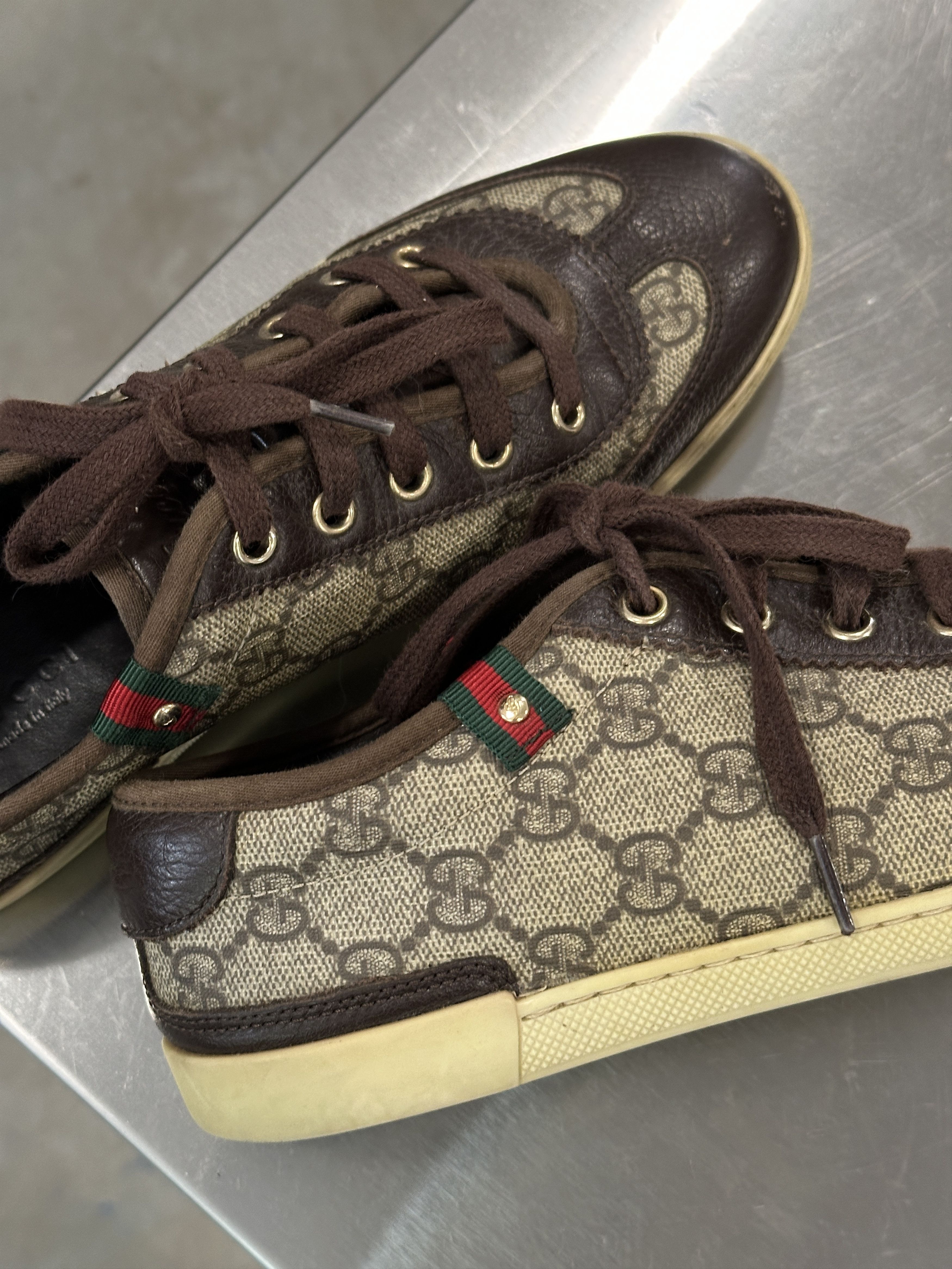 Gucci Gucci Monogram Canvas Leather Low Top Sneakers Size US 7 / IT 37 - 10 Thumbnail