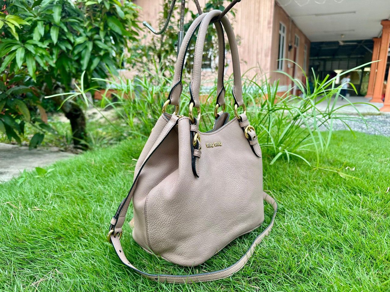 Miu Miu Authentic Miu Miu Vitello Phenix Top Handle Bag Size ONE SIZE - 2 Thumbnail