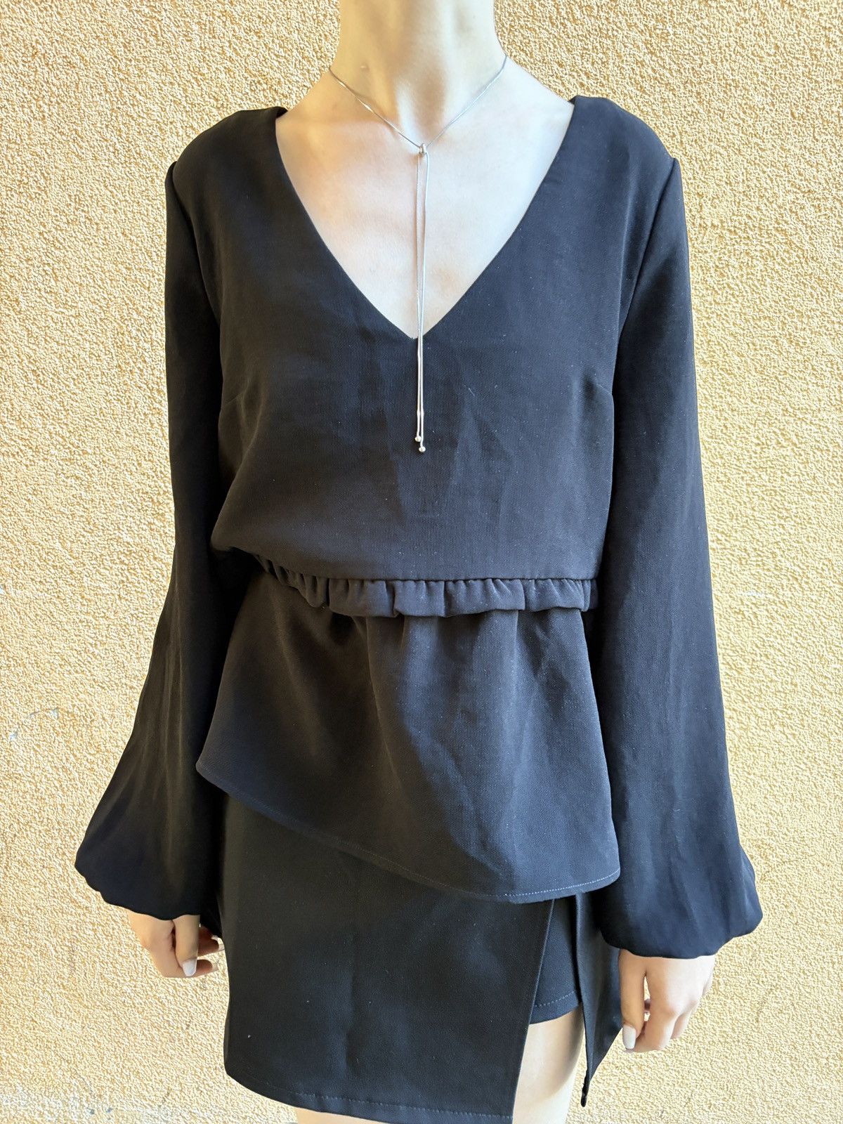Sezane Sezane Blouse V-Neck Lantern Sleeve Ruffle Hem Frill Size XXS / US 00 / IT 34 - 1 Thumbnail